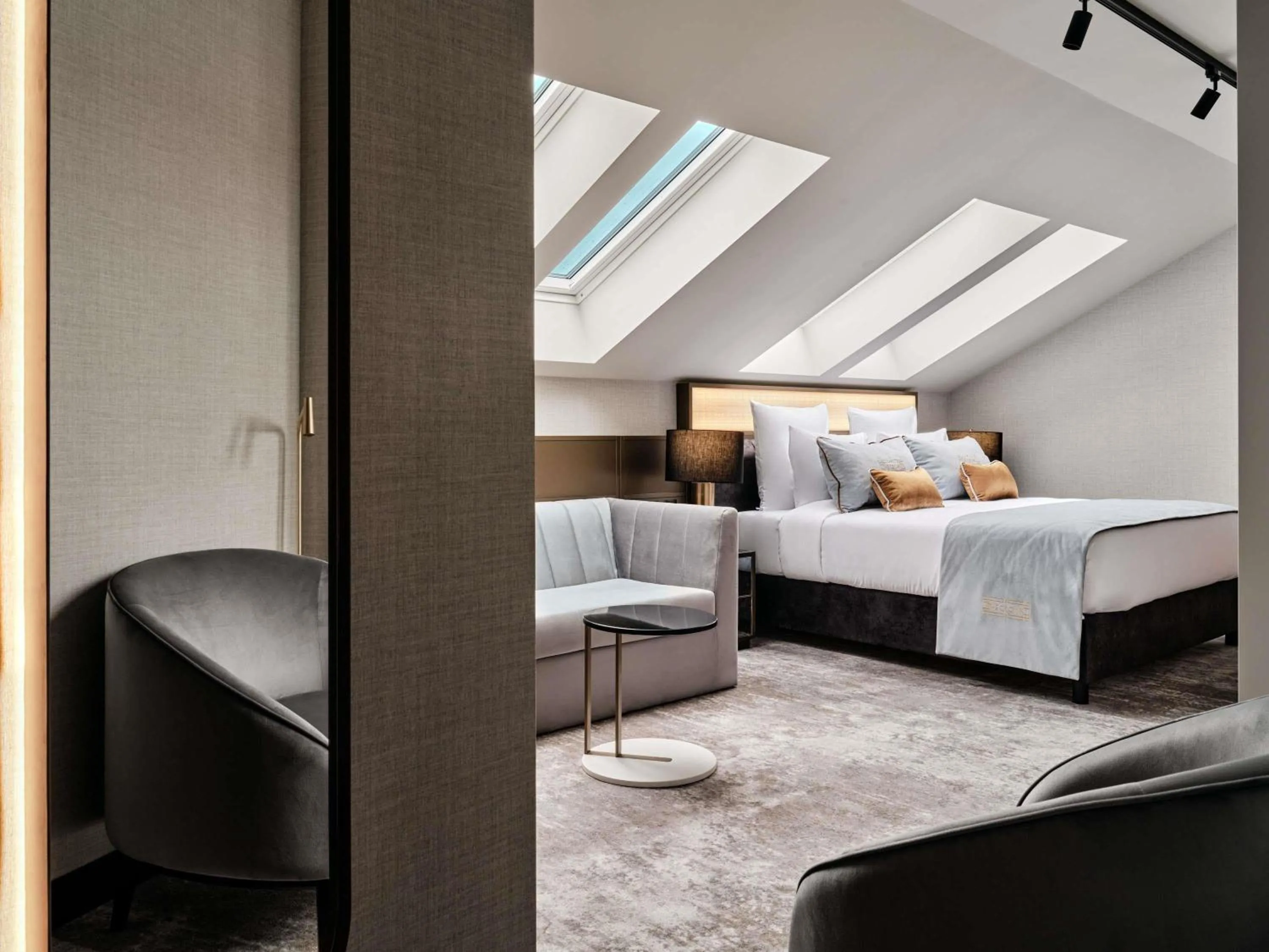 Bedroom, Bed in The Crown Krakow Center - Handwritten Collection ACCOR