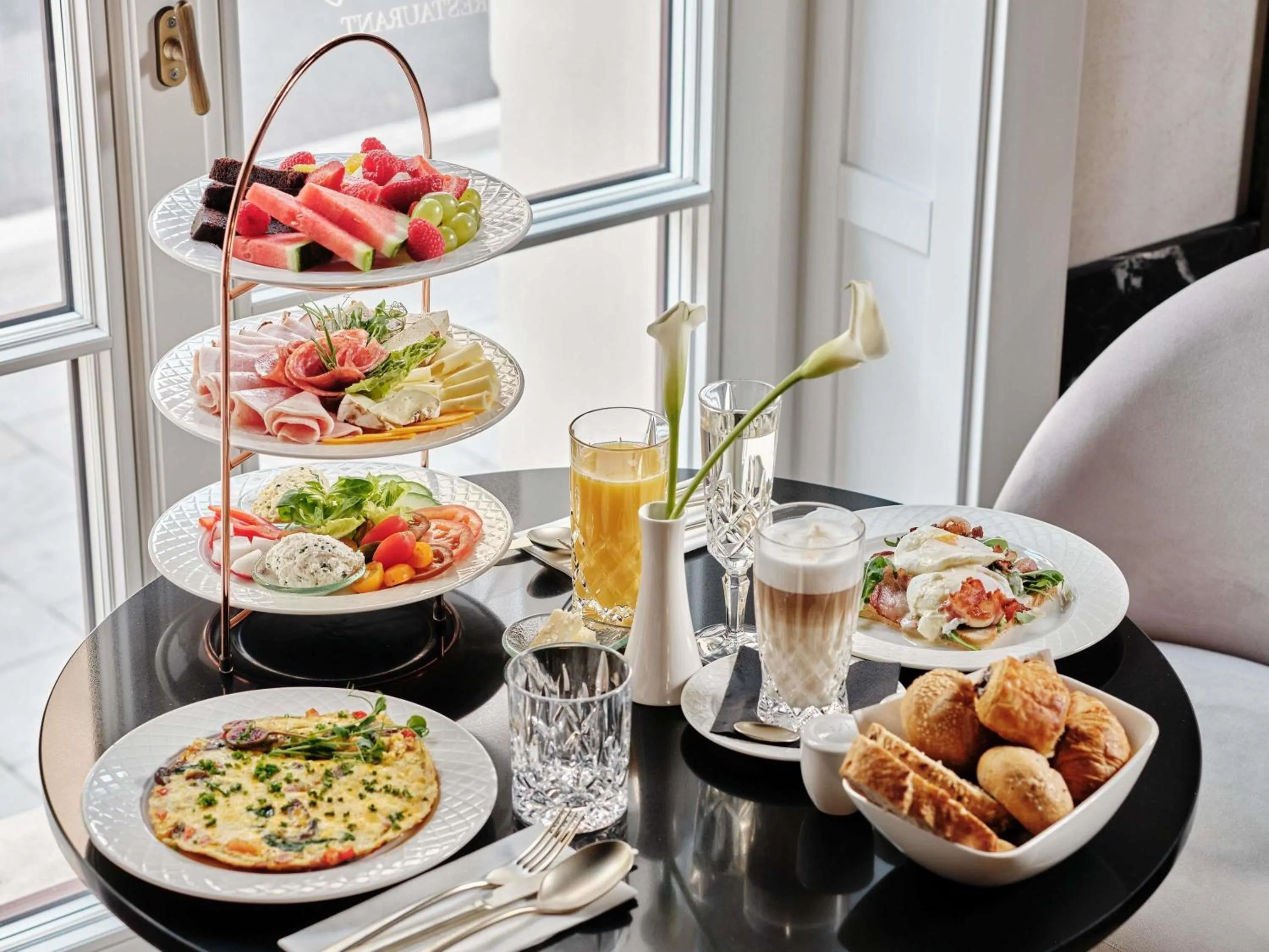 Restaurant/places to eat in The Crown Krakow Center - Handwritten Collection ACCOR