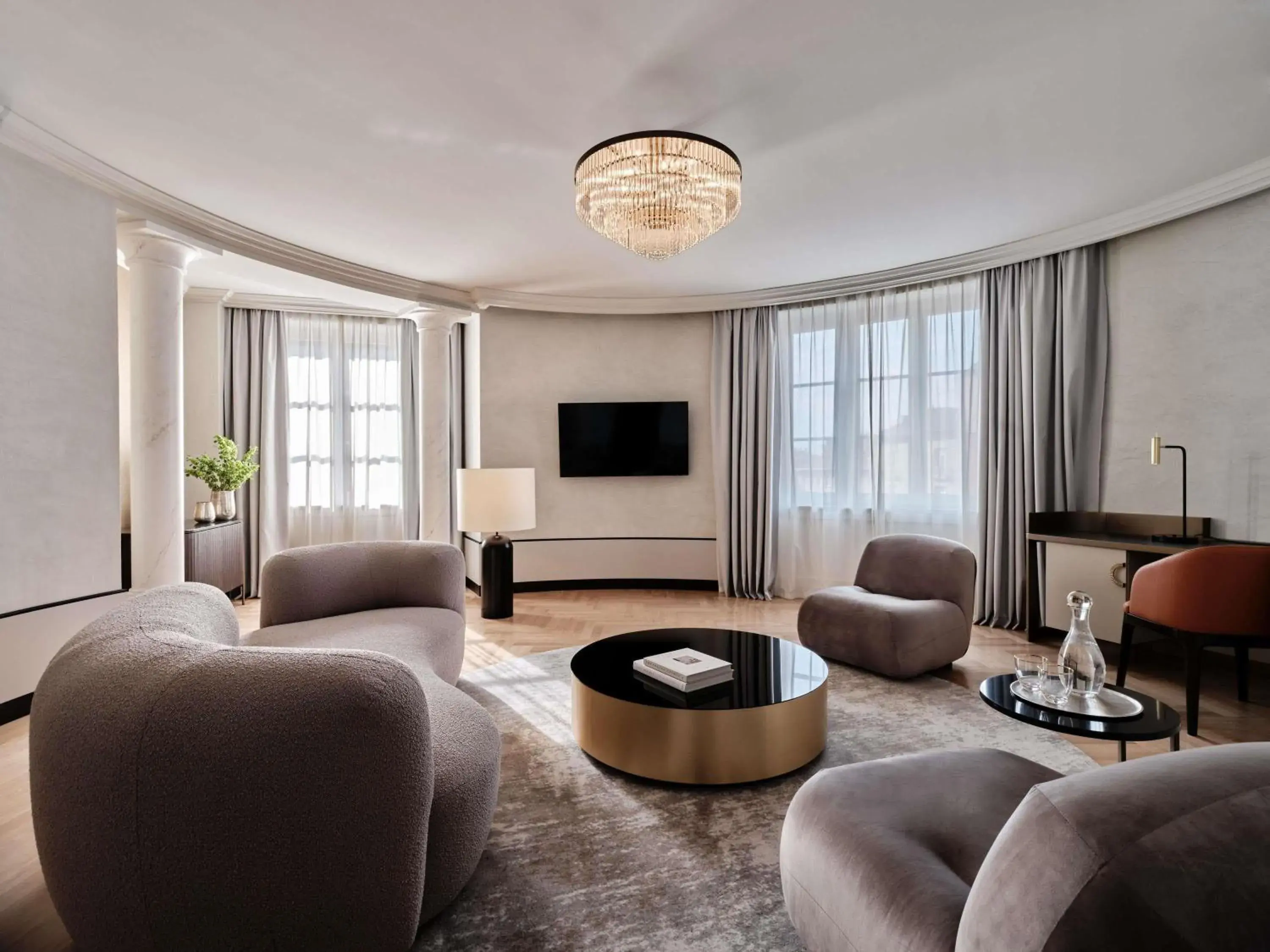 Suite with One Double Bed in The Crown Krakow Center - Handwritten Collection ACCOR Suite with One Double Bed in The Crown Krakow Center - Handwritten Collection ACCOR