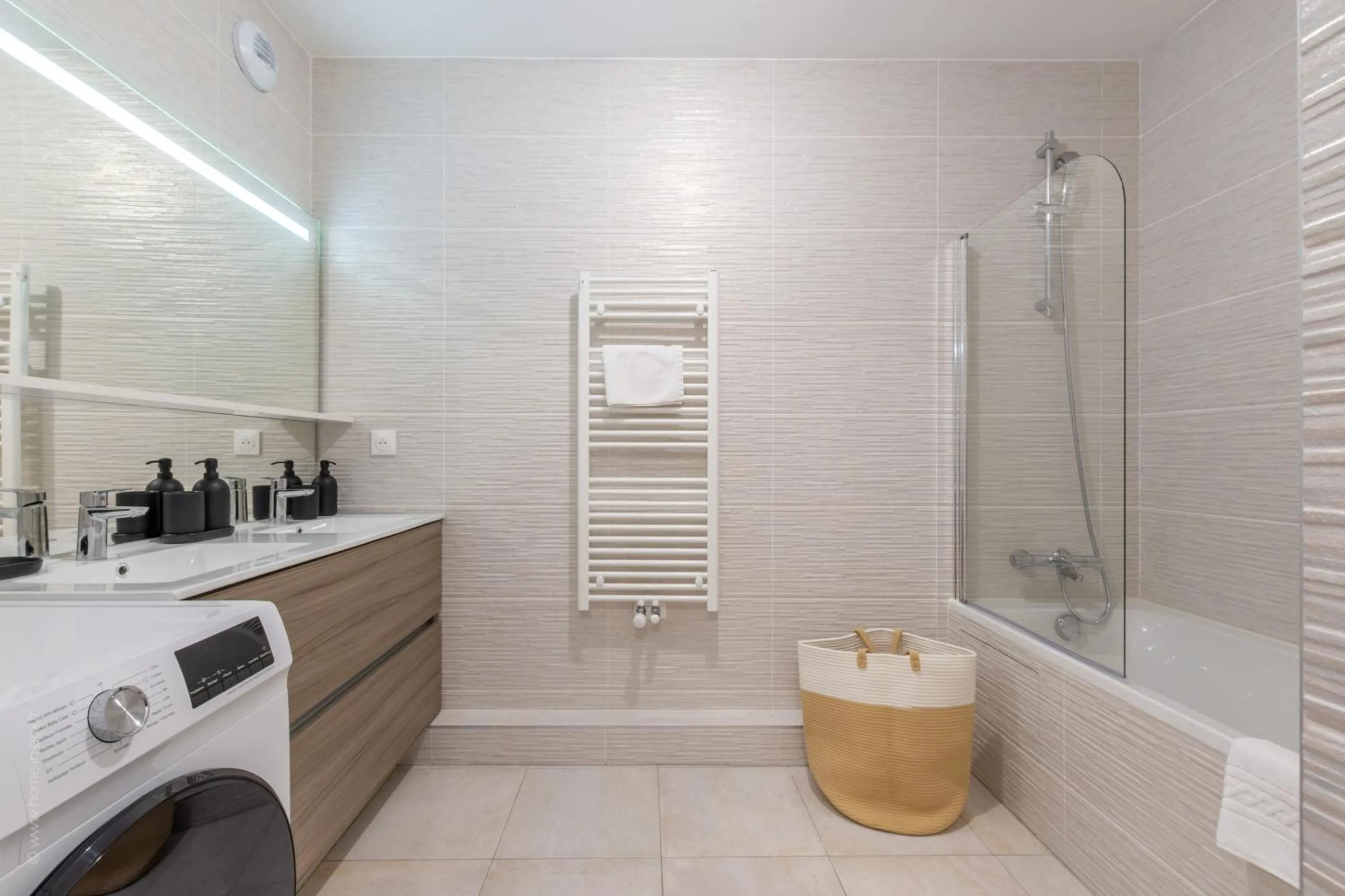 Bathroom in Full House By Plaza