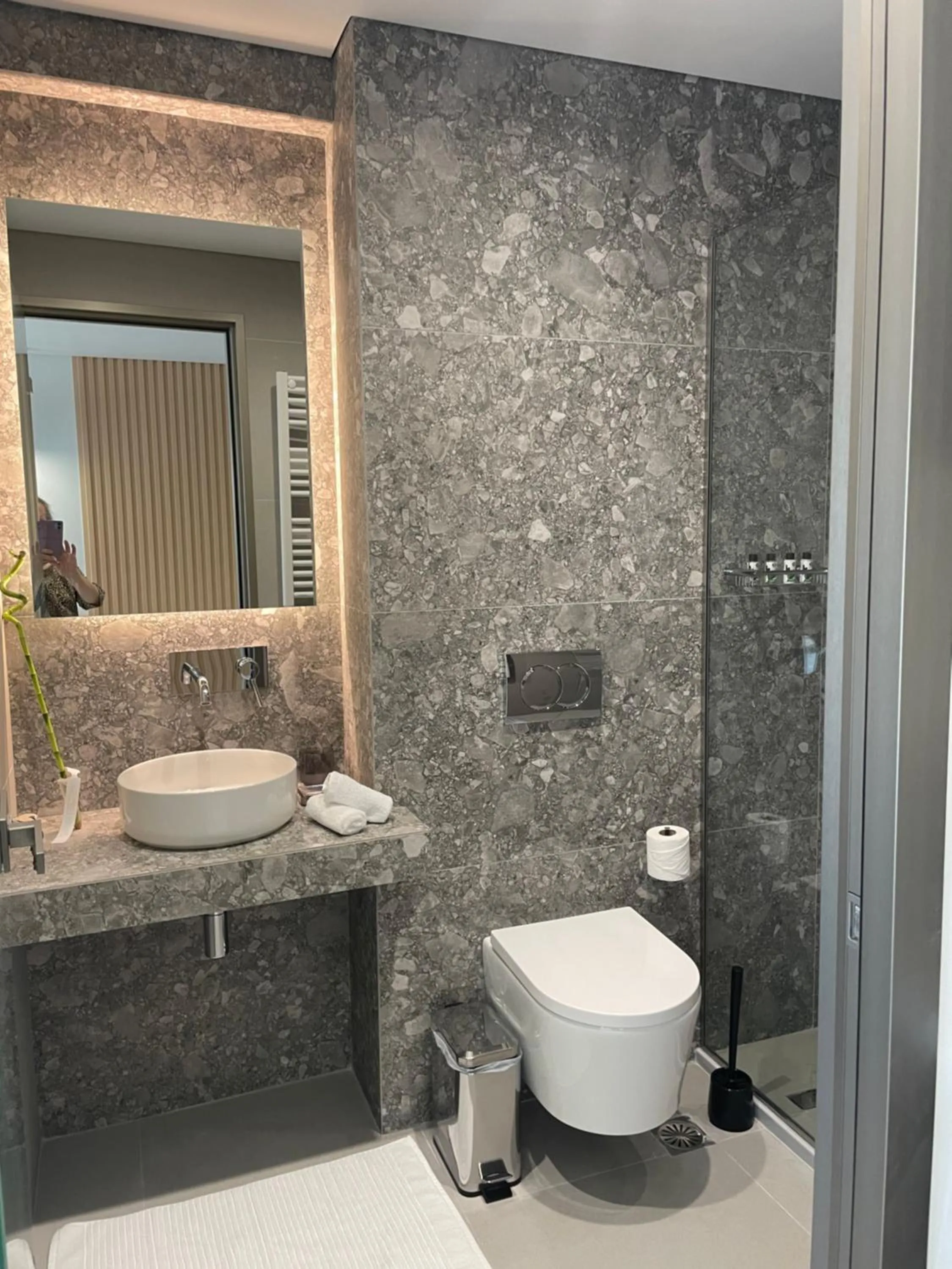 Shower in URBAN SUITES ATHENS