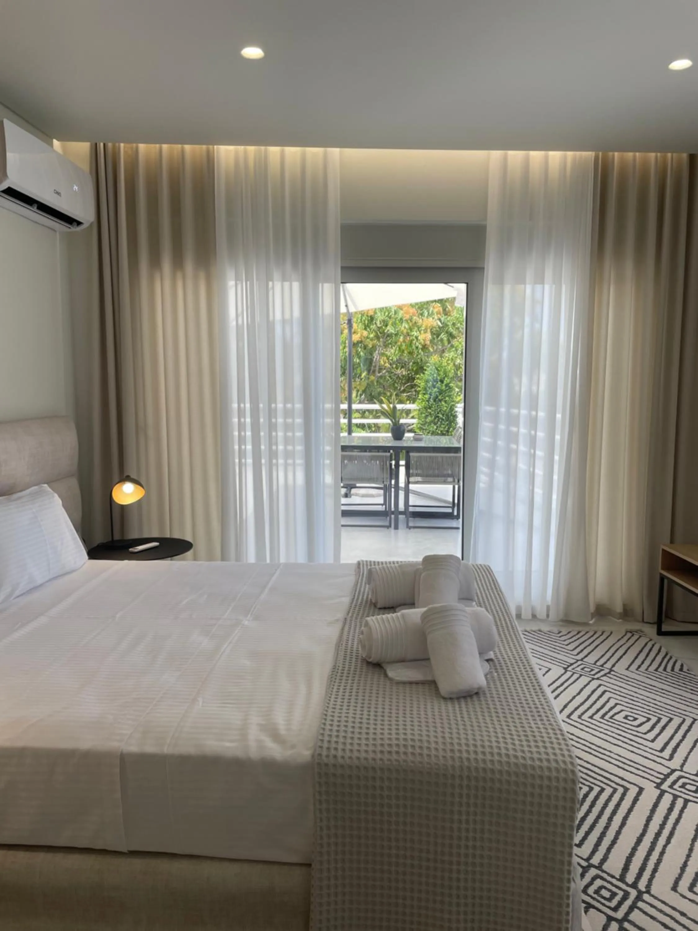 Bed in URBAN SUITES ATHENS