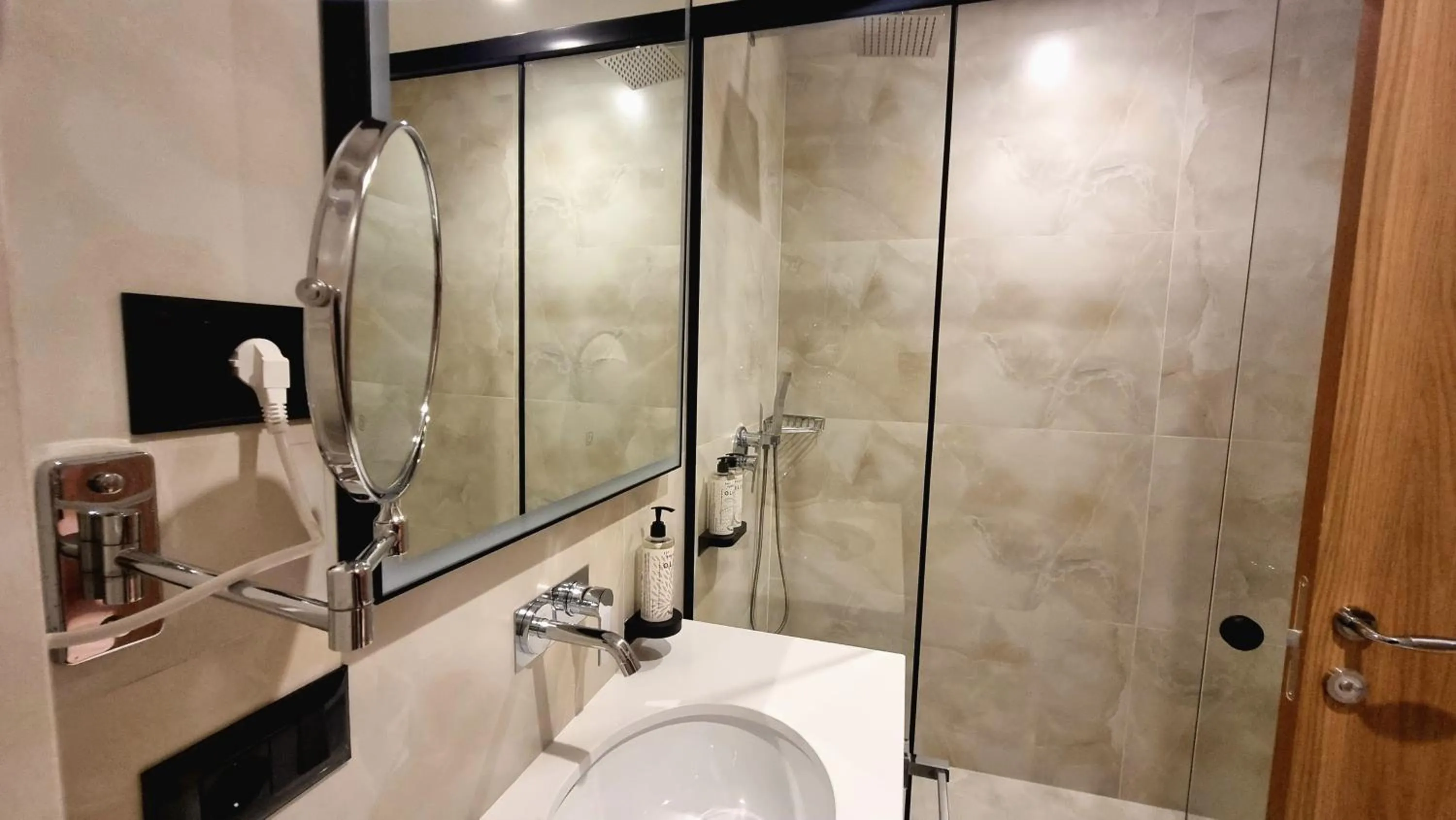 Shower in SIBB Hotel