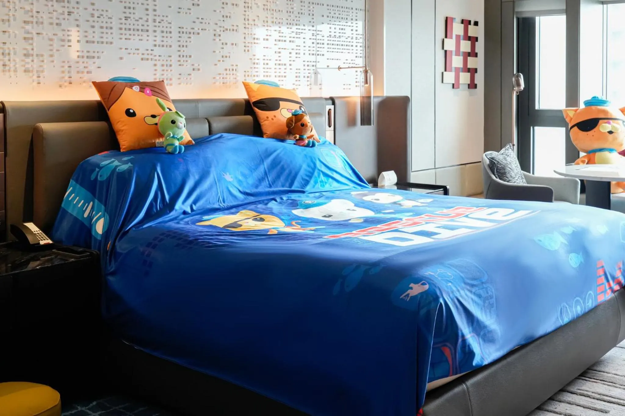 Photo of the whole room, Bed in InterContinental Shenzhen WECC by IHG