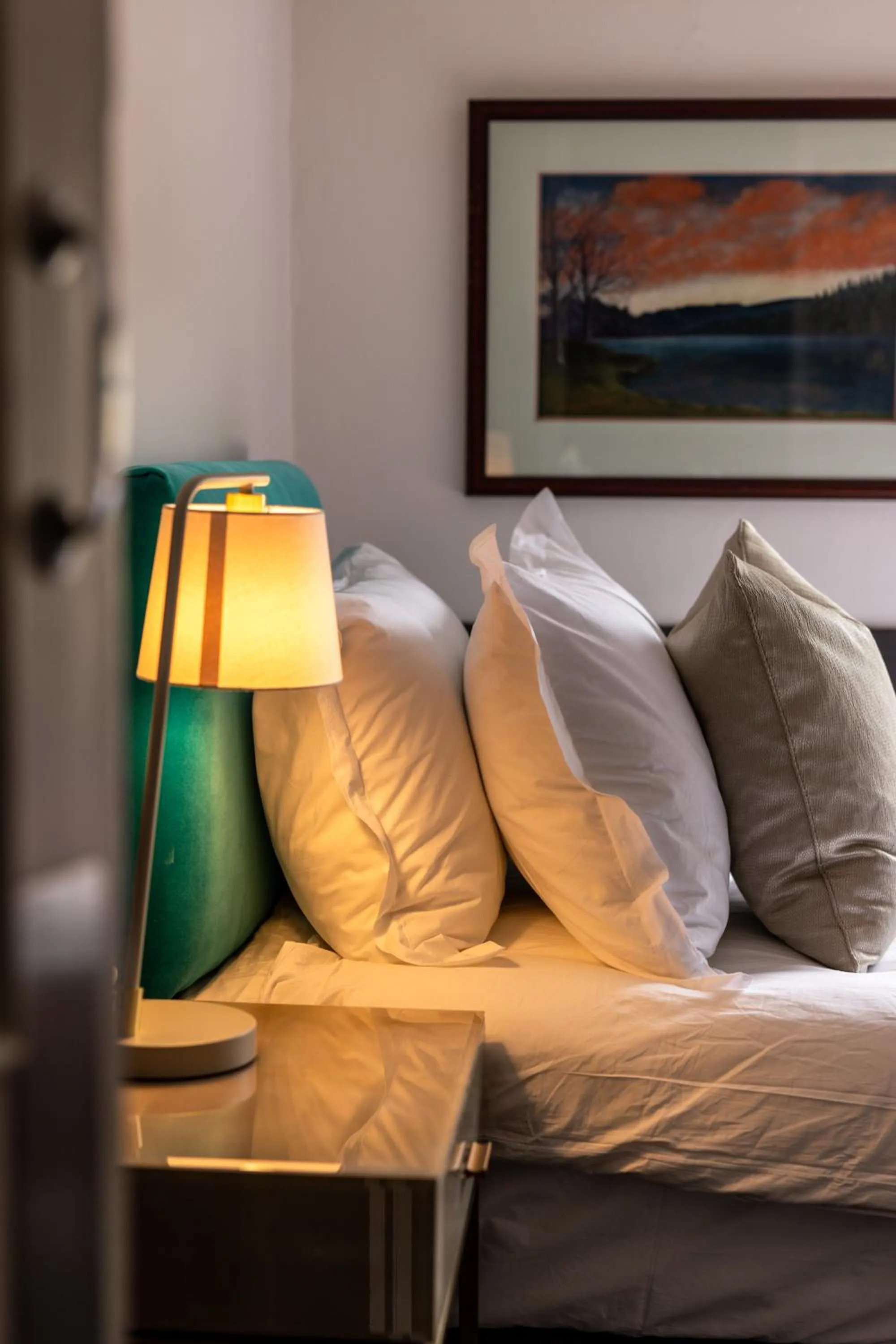 hair dresser, Bed in The Griffin Inn Bath