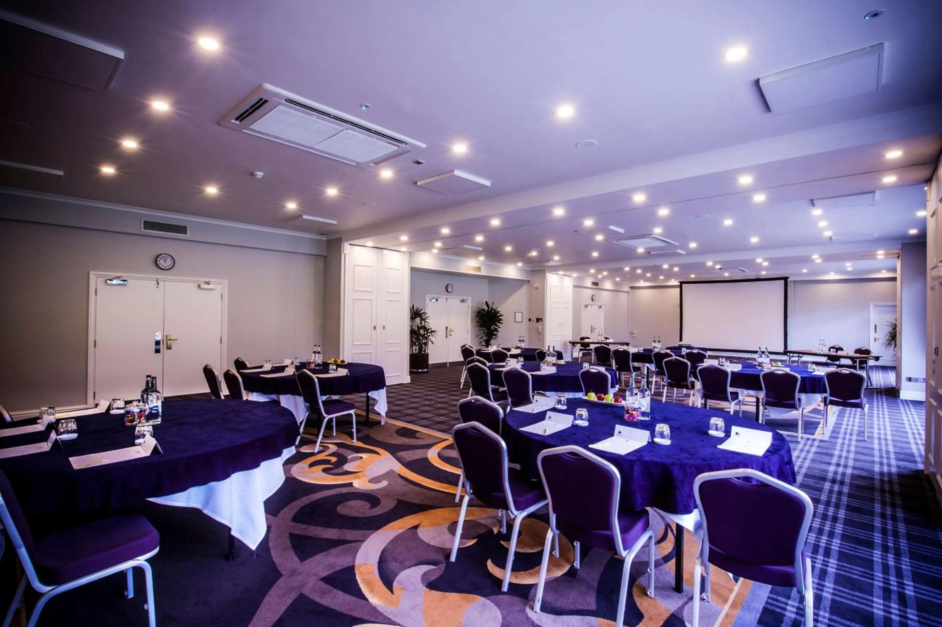 Meeting/conference room in DoubleTree by Hilton Cheltenham-Cotswolds