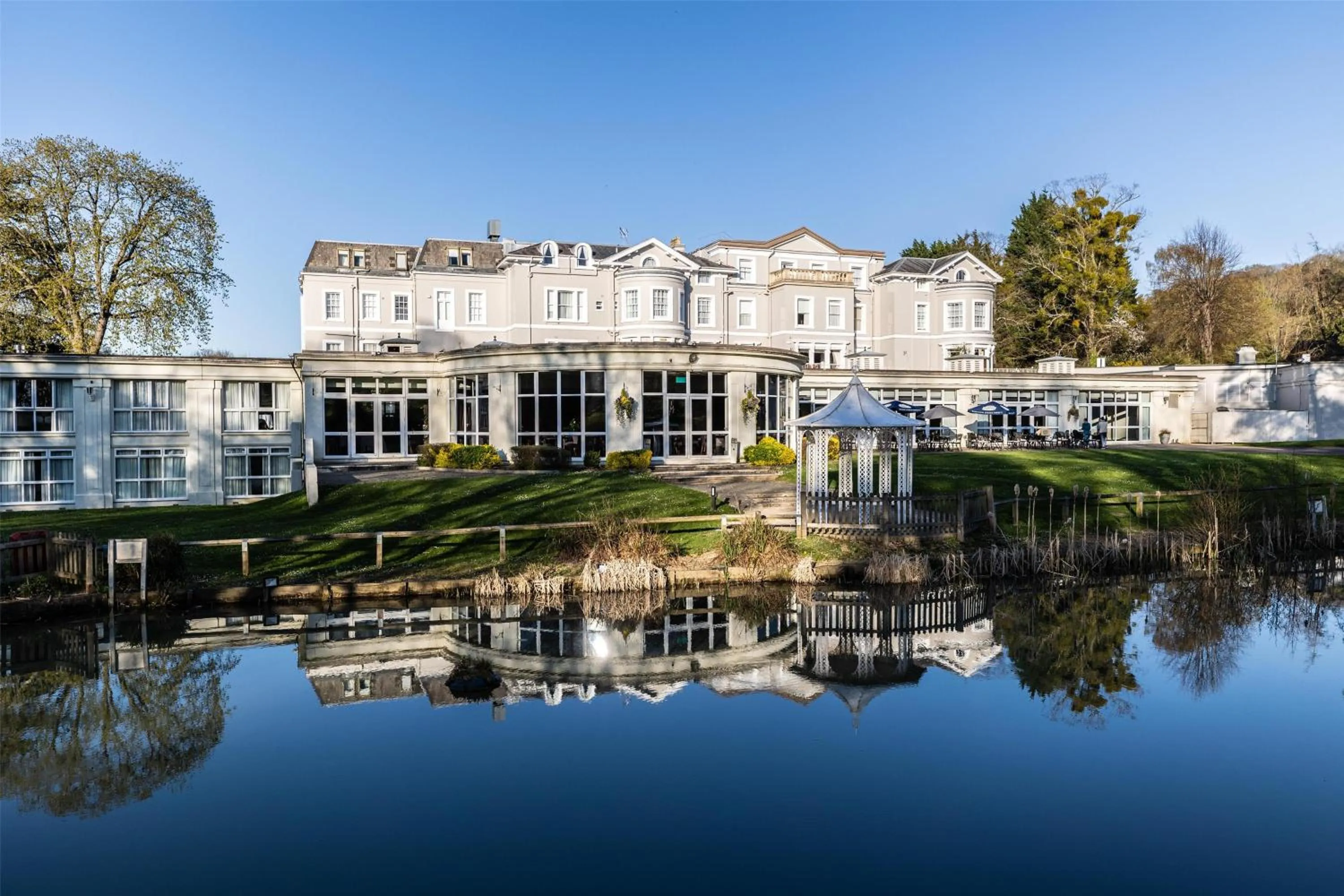 Property building in DoubleTree by Hilton Cheltenham-Cotswolds