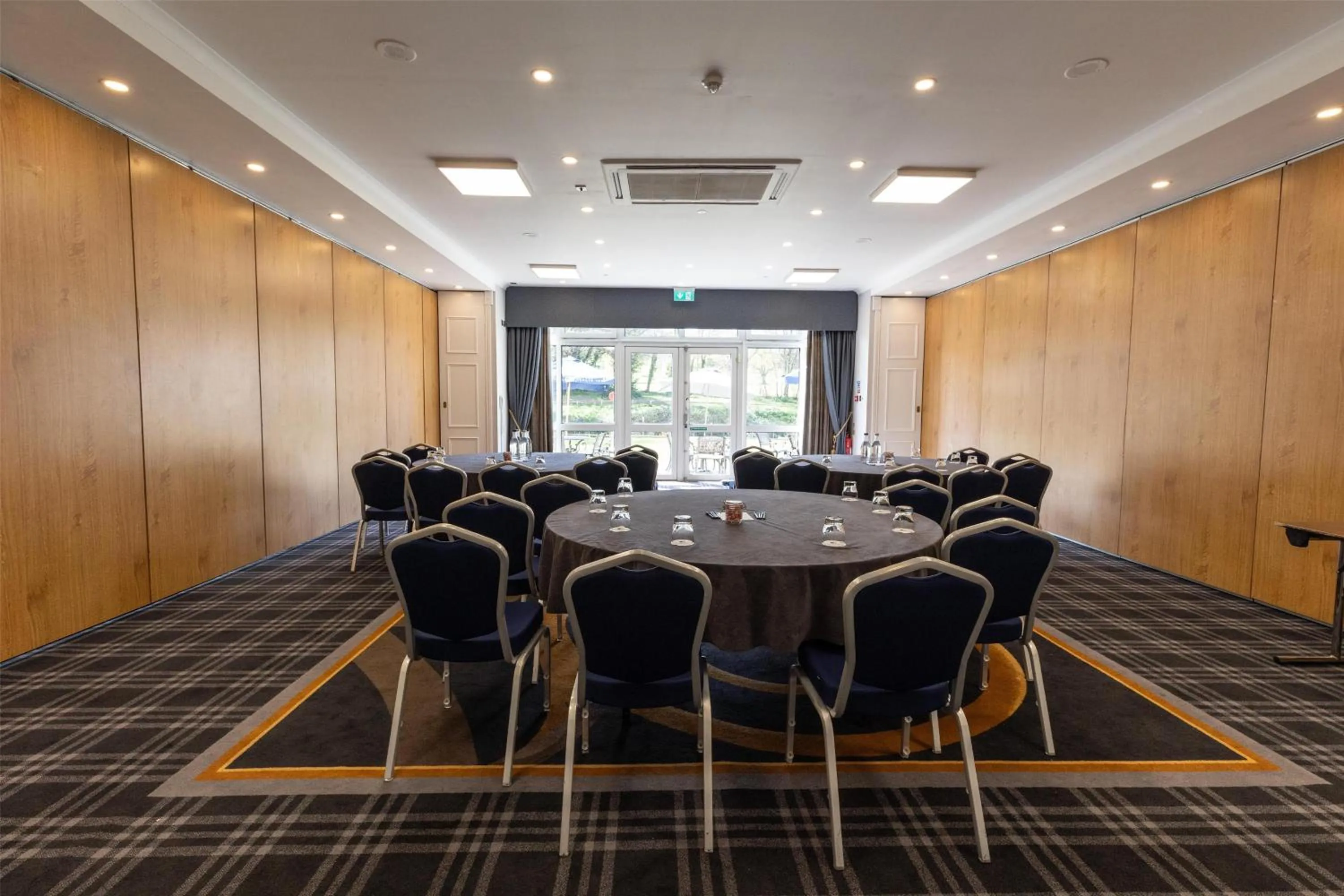 Meeting/conference room in DoubleTree by Hilton Cheltenham-Cotswolds