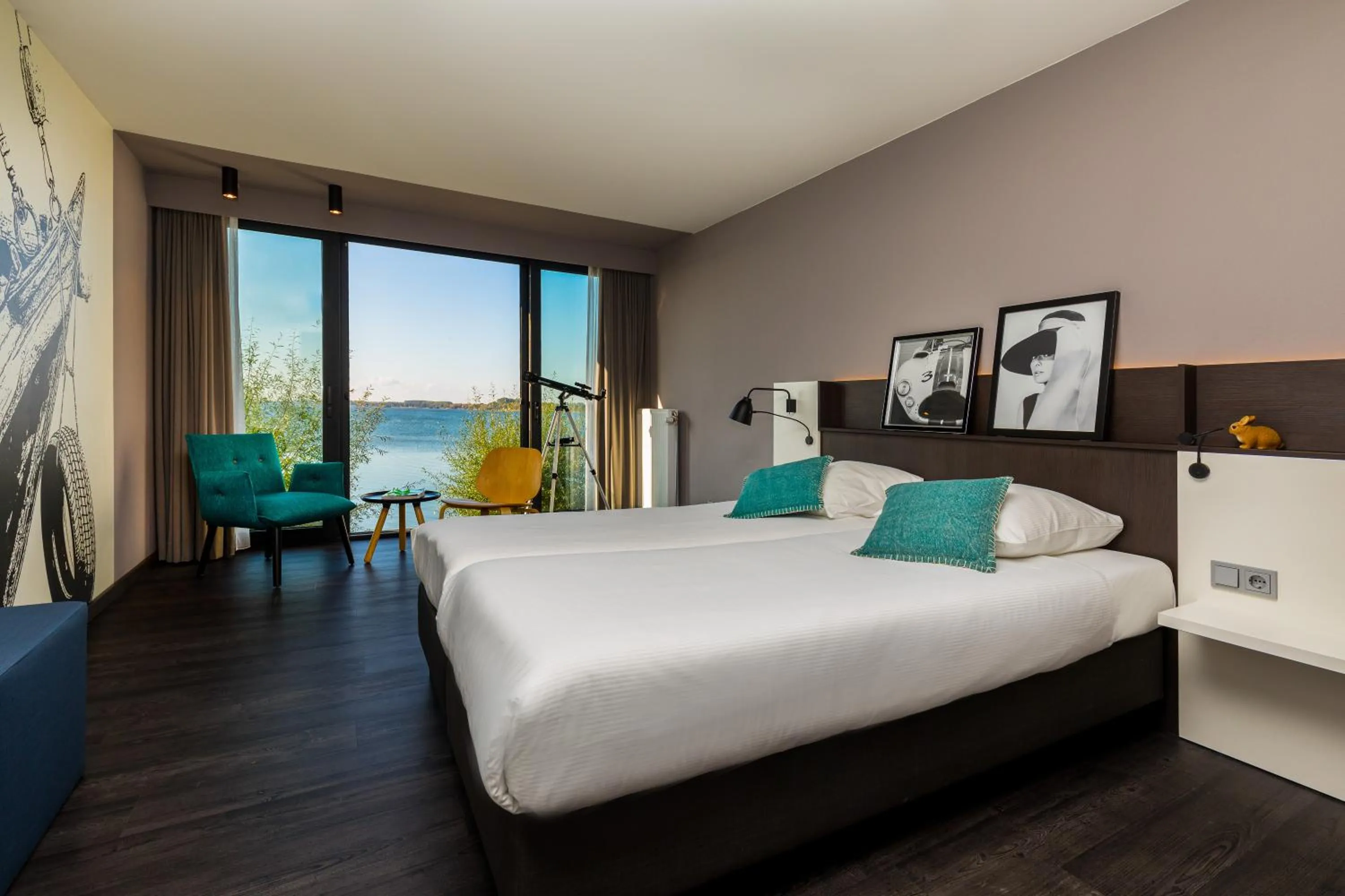 Photo of the whole room, Bed in Postillion Amersfoort Veluwemeer