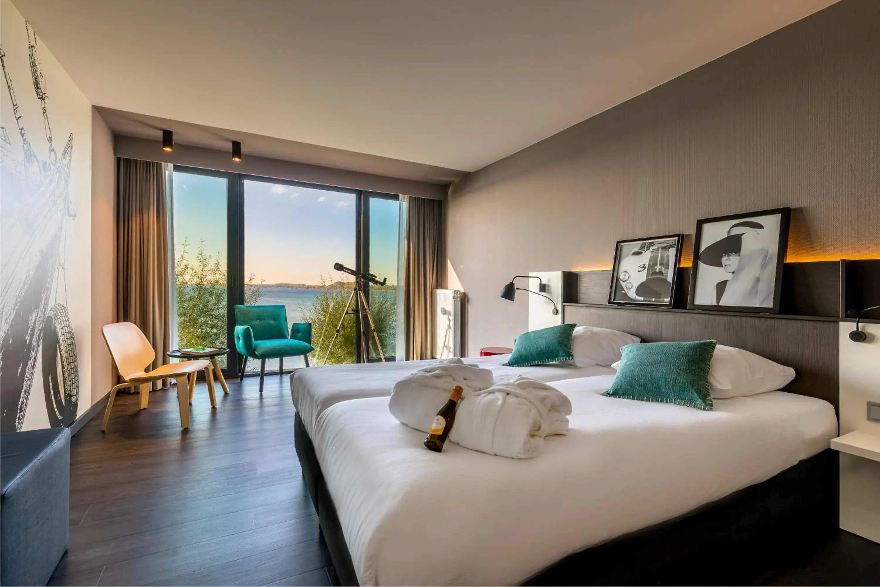 Comfort Double Room with Lake View in Postillion Amersfoort Veluwemeer Comfort Double Room with Lake View in Postillion Amersfoort Veluwemeer