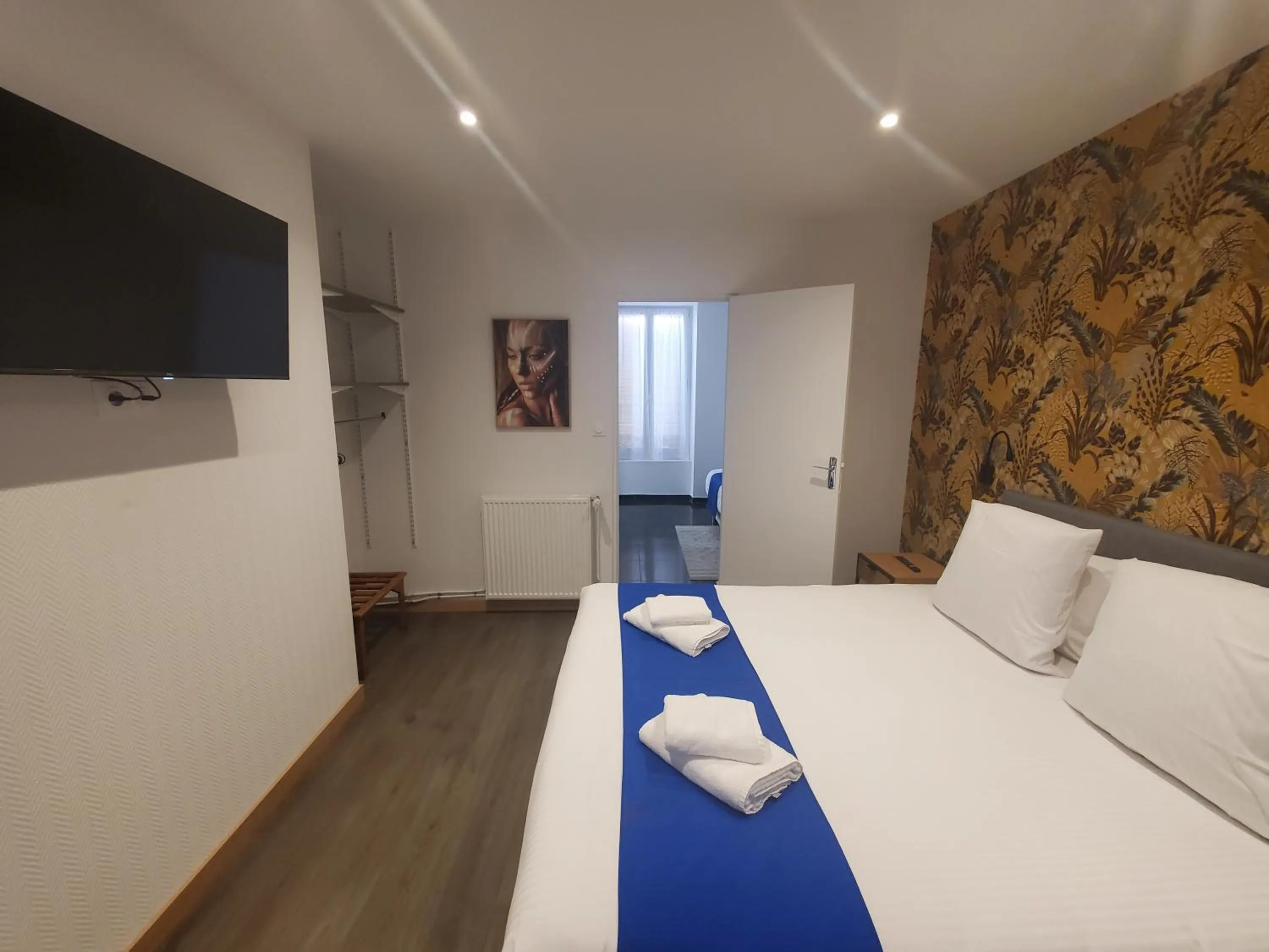 Bedroom, Bed in Logis Hôtel Belle Etoile Vichy