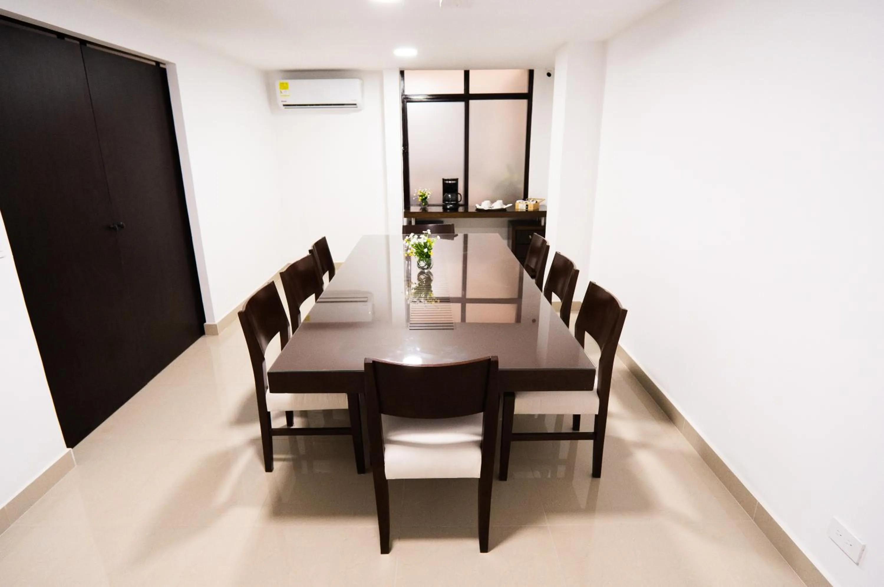 Meeting/conference room in Hotel Arisha Cali