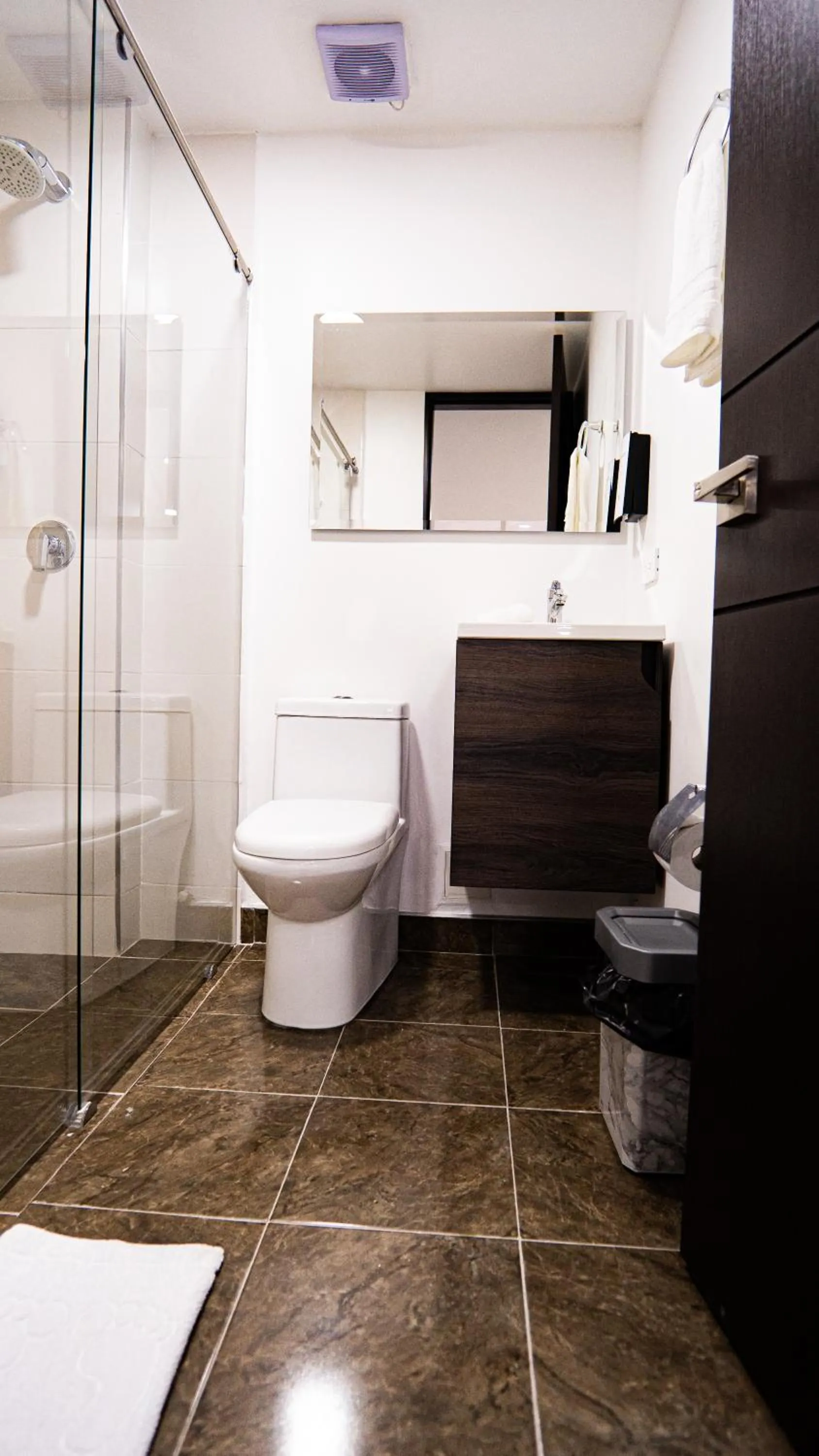 Bathroom in Hotel Arisha Cali