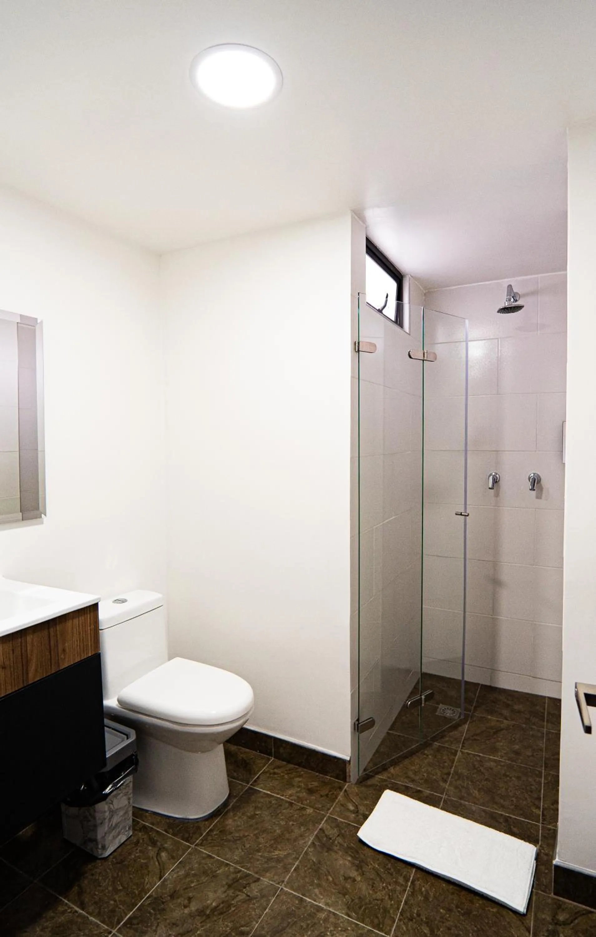 Shower in Hotel Arisha Cali