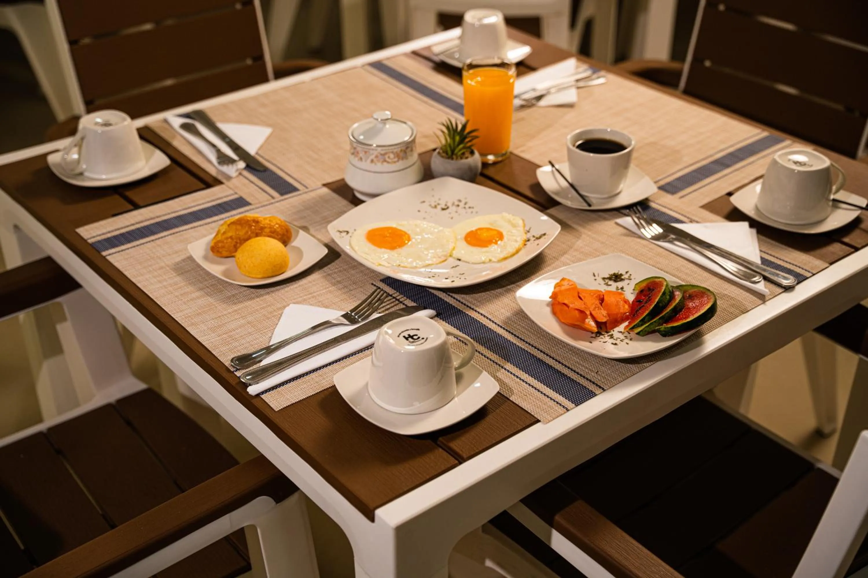 Breakfast in Hotel Arisha Cali