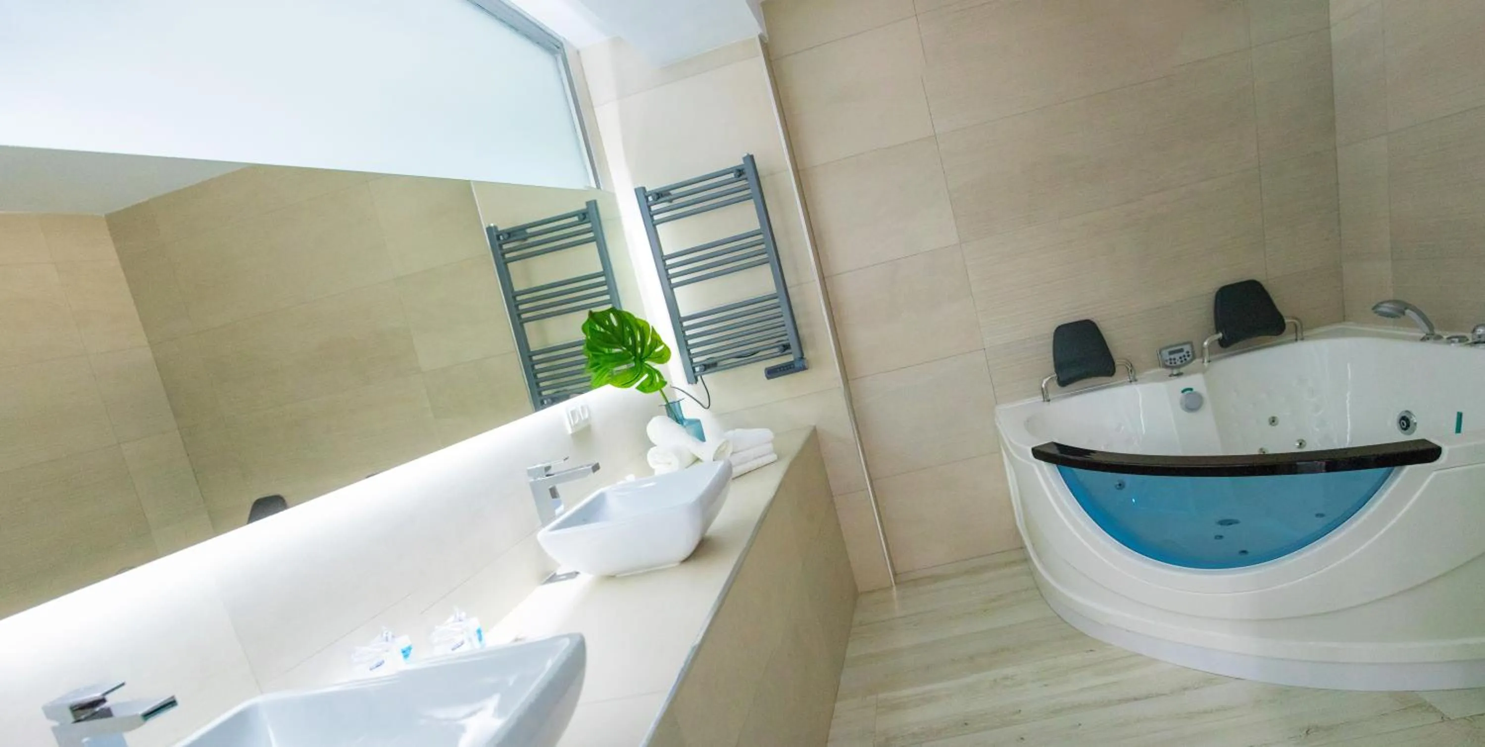 Hot Tub in Apartahotel Énfasis-Group