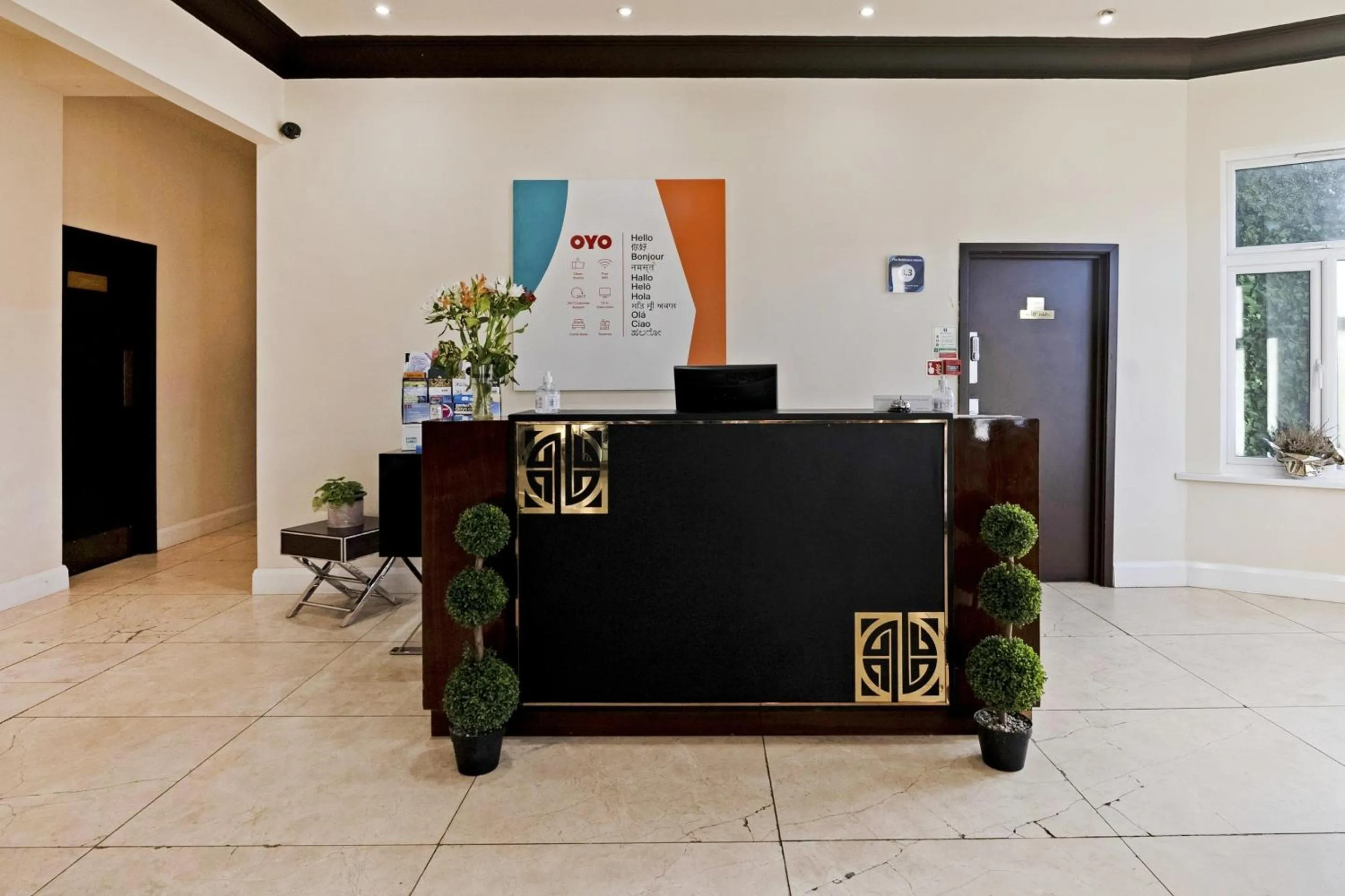 Lobby or reception in OYO The Baltimore Hotel