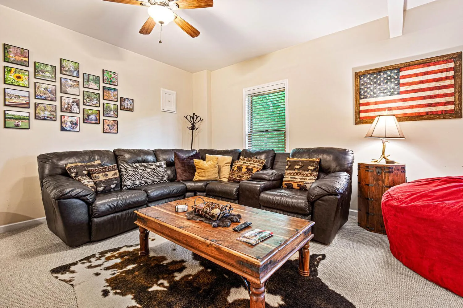 Game Room in Incredible Views! - Pet Friendly - Aska Adventure Area - Bearfoot Bungalow