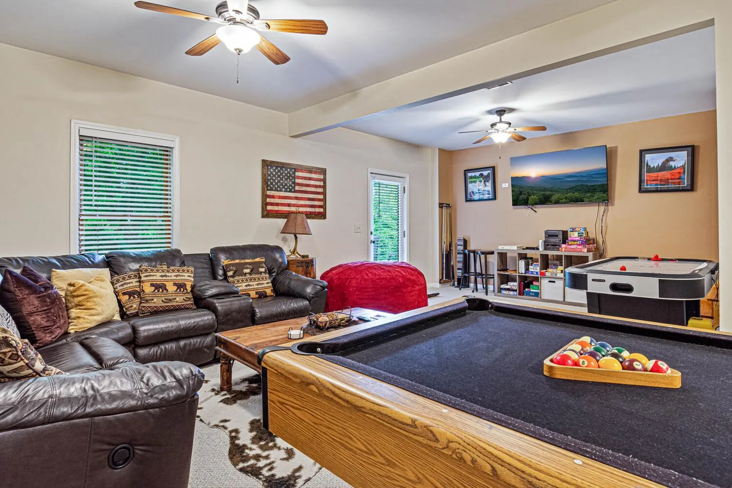 Billiard in Incredible Views! - Pet Friendly - Aska Adventure Area - Bearfoot Bungalow