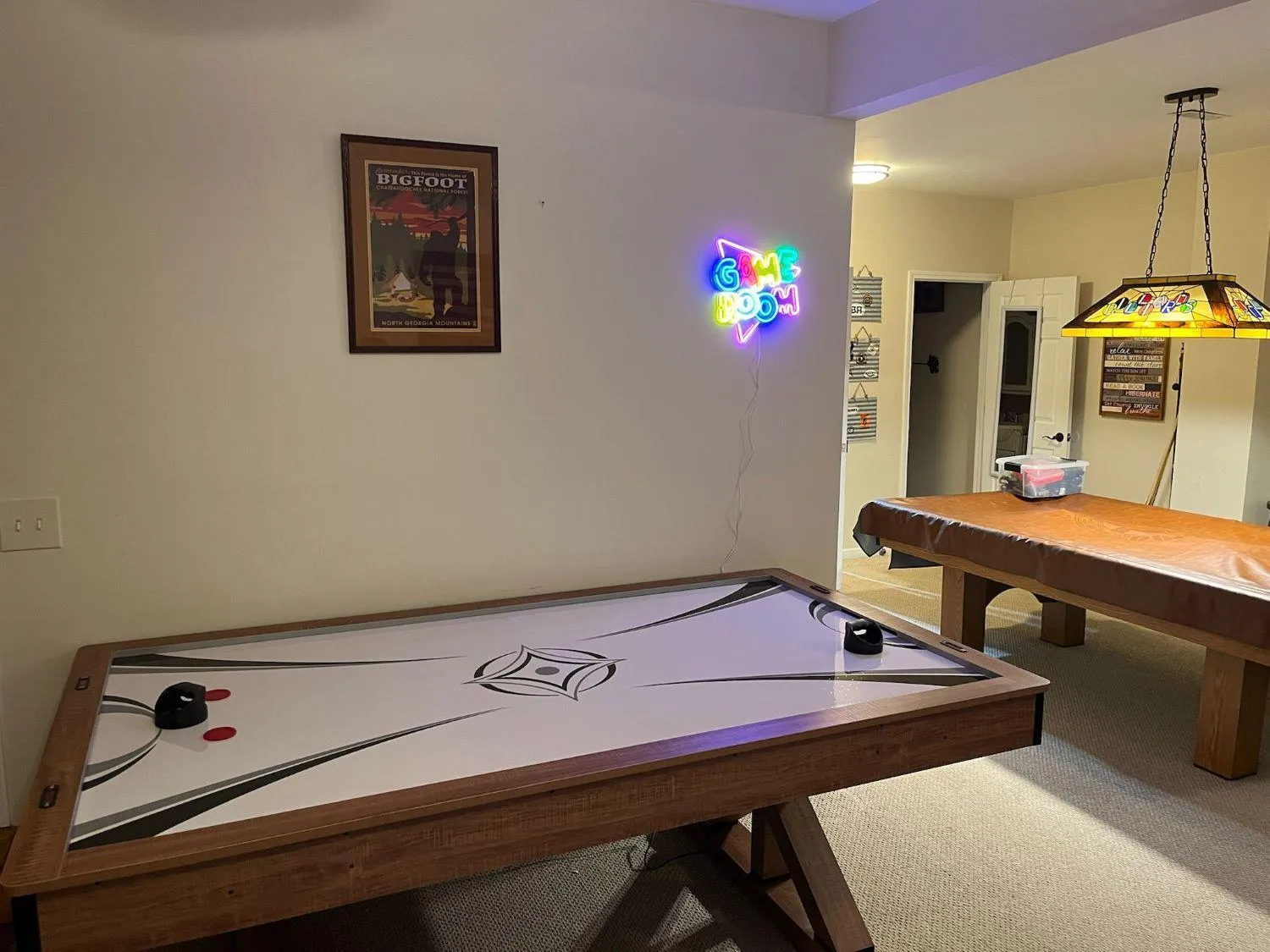 Game Room in Incredible Views! - Pet Friendly - Aska Adventure Area - Bearfoot Bungalow