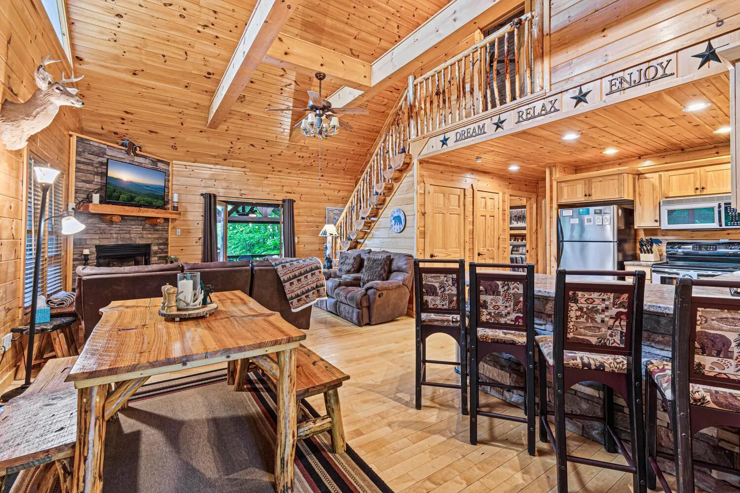 TV and multimedia in Incredible Views! - Pet Friendly - Aska Adventure Area - Bearfoot Bungalow