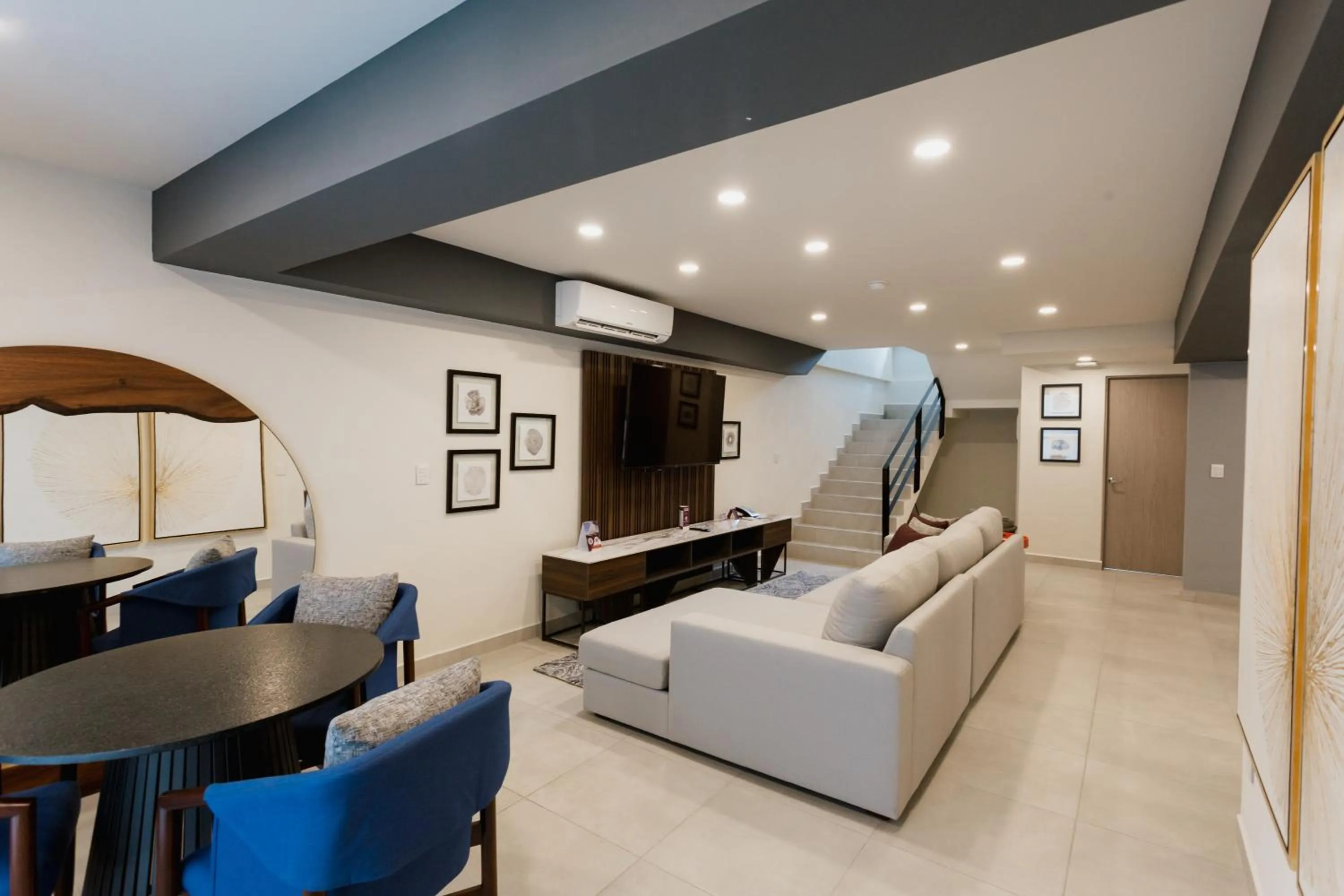 Living room in HS HOTSSON Acapulco Villas