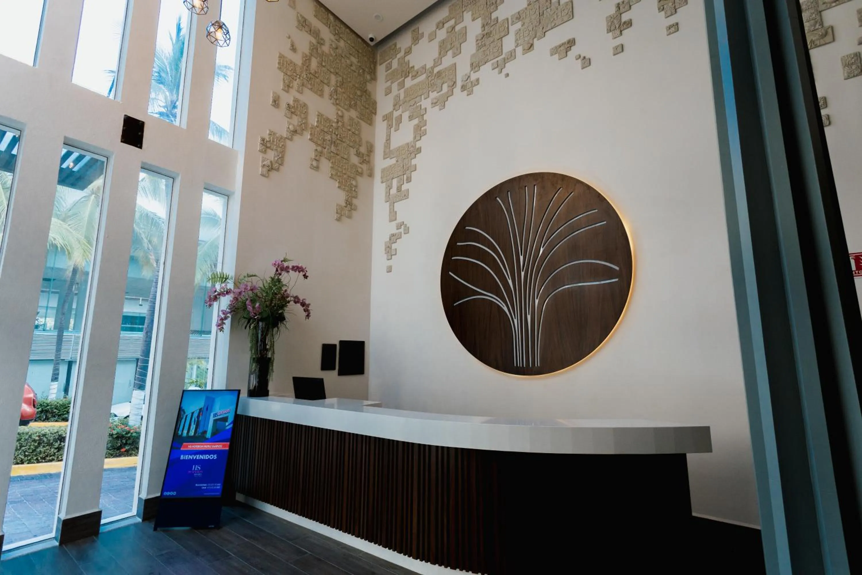 Lobby or reception in HS HOTSSON Acapulco Villas