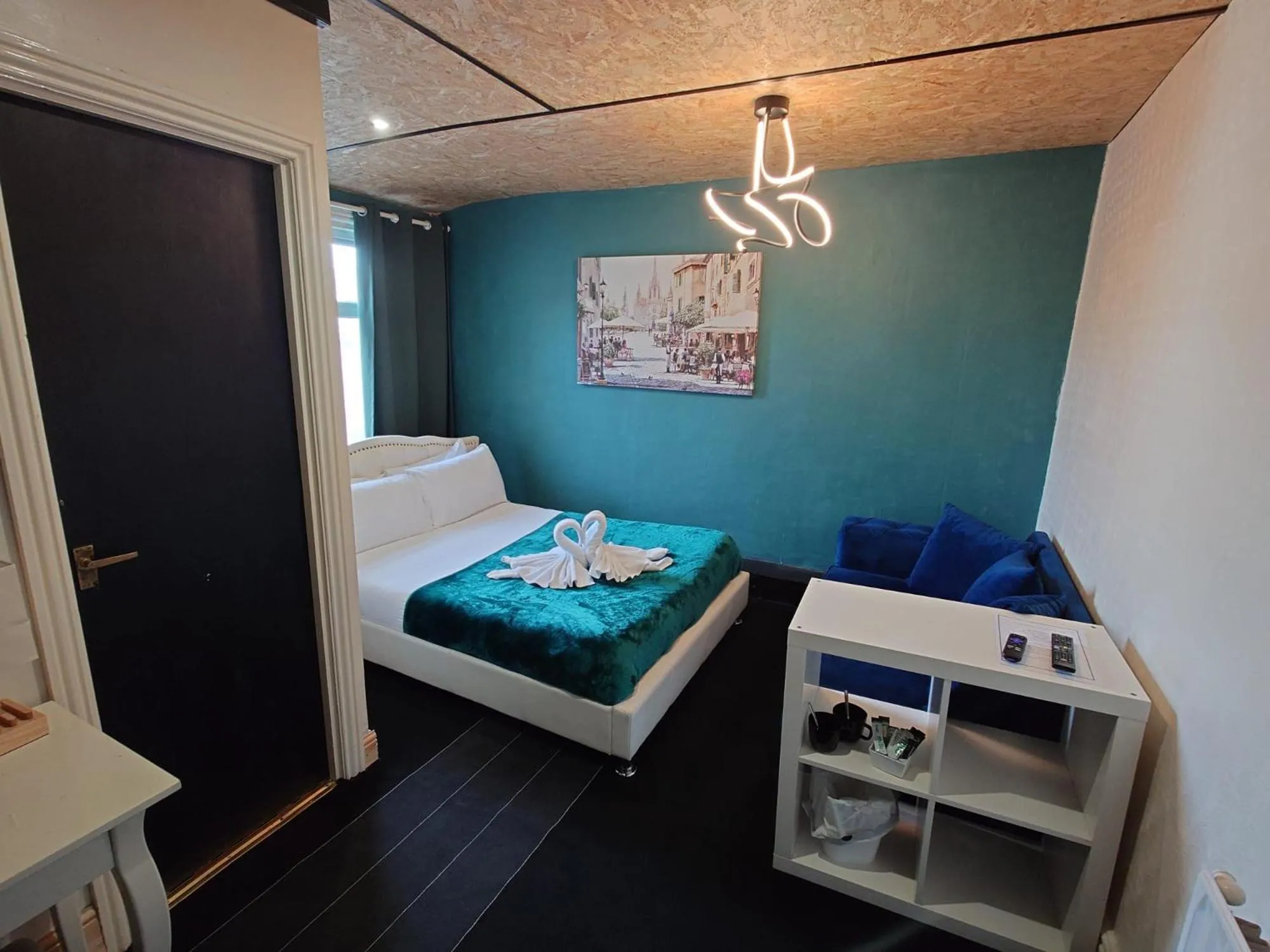 Bed in Harriette's Guest House