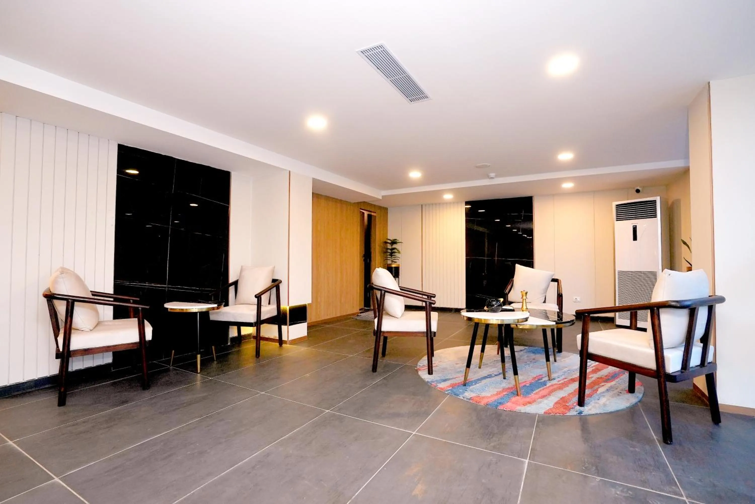 Property building in Hotel Limon & Banquet Sector 29, Gurgaon