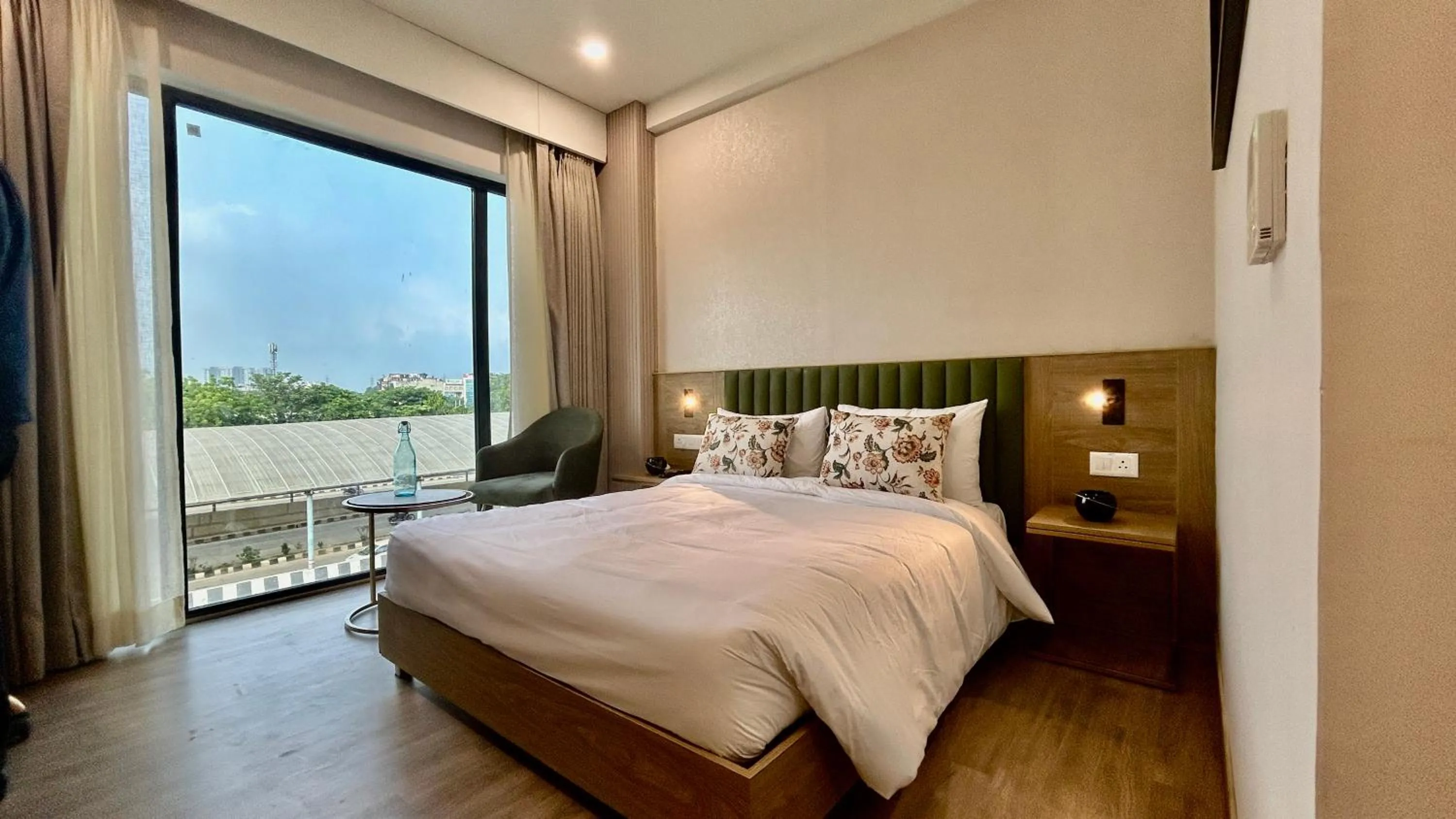 Property building, Bed in Hotel Limon & Banquet Sector 29, Gurgaon