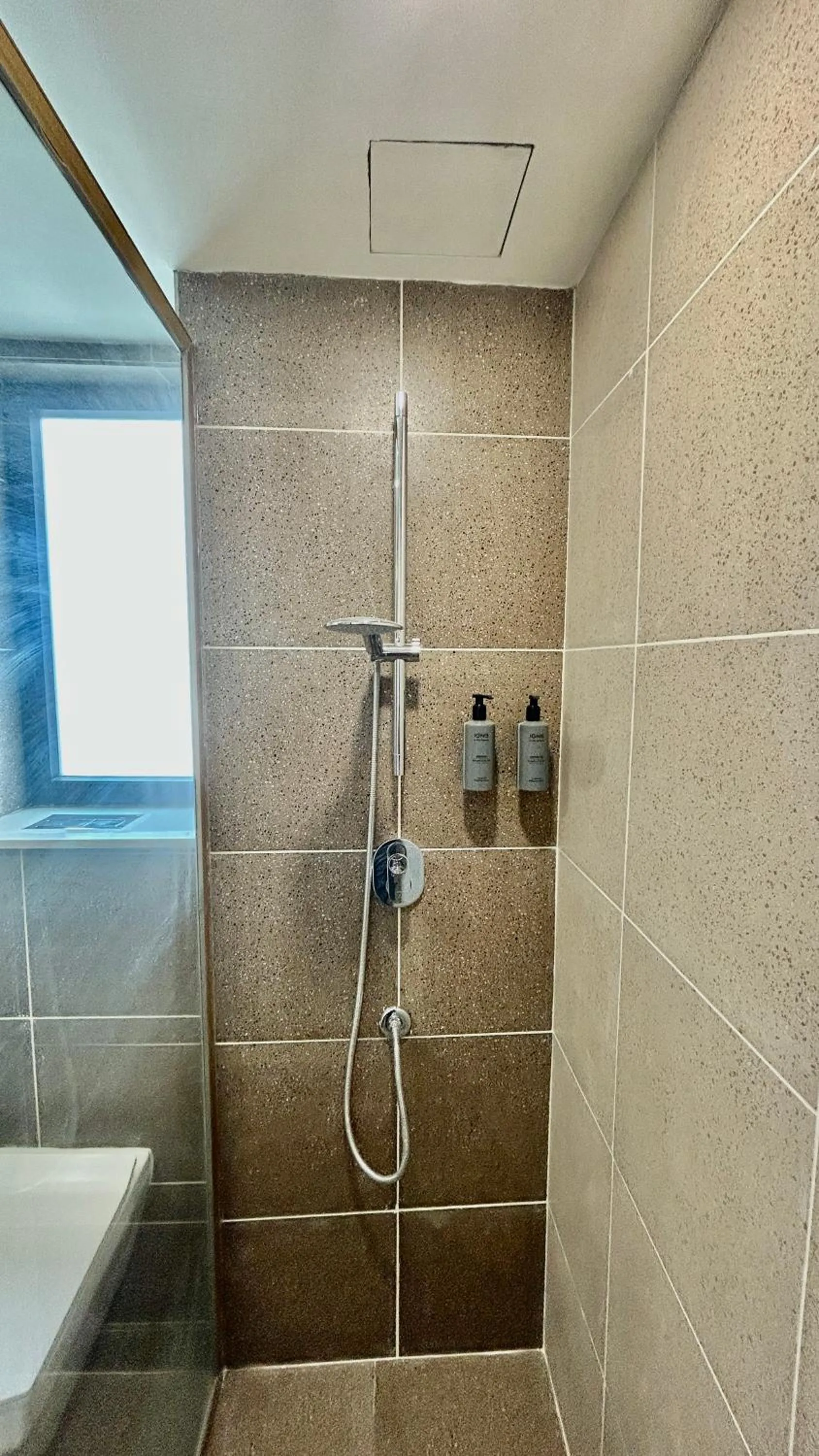 Shower in Hotel Limon & Banquet Sector 29, Gurgaon