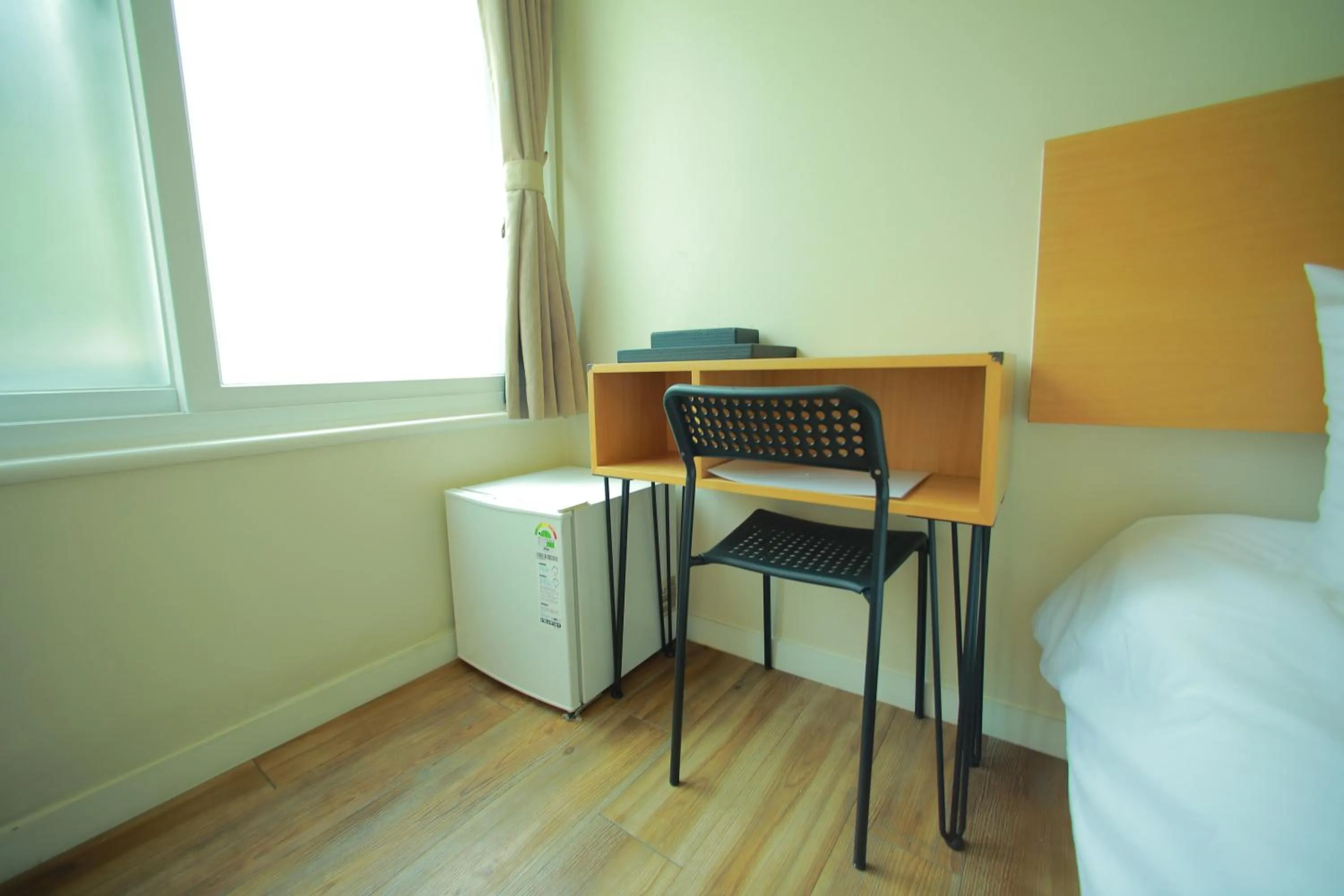 hair dresser, Bed in Slow Vibe Myeongdong