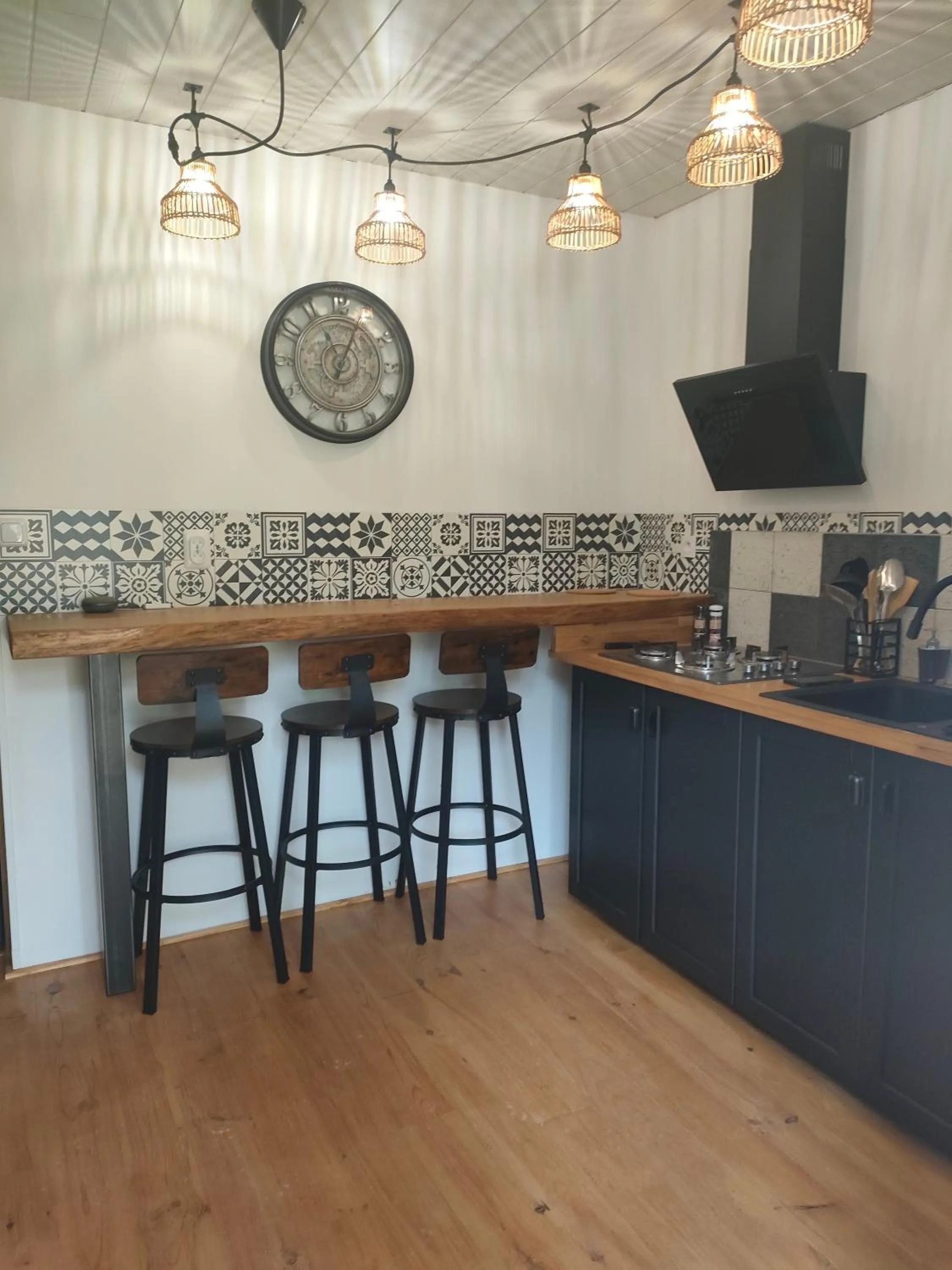 Communal kitchen, Restaurant/Places to Eat in OFILDLEAU