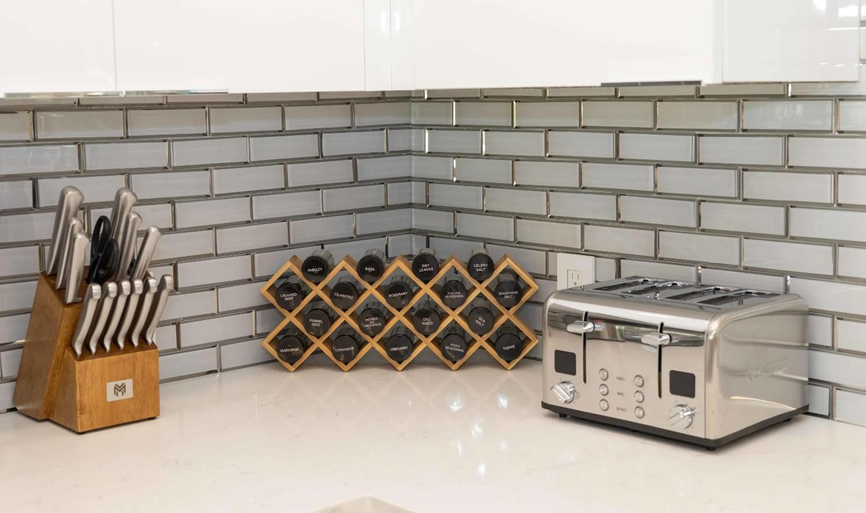 Fantasy Resort OMG PoolWaterfall outdoorKitchn Gym