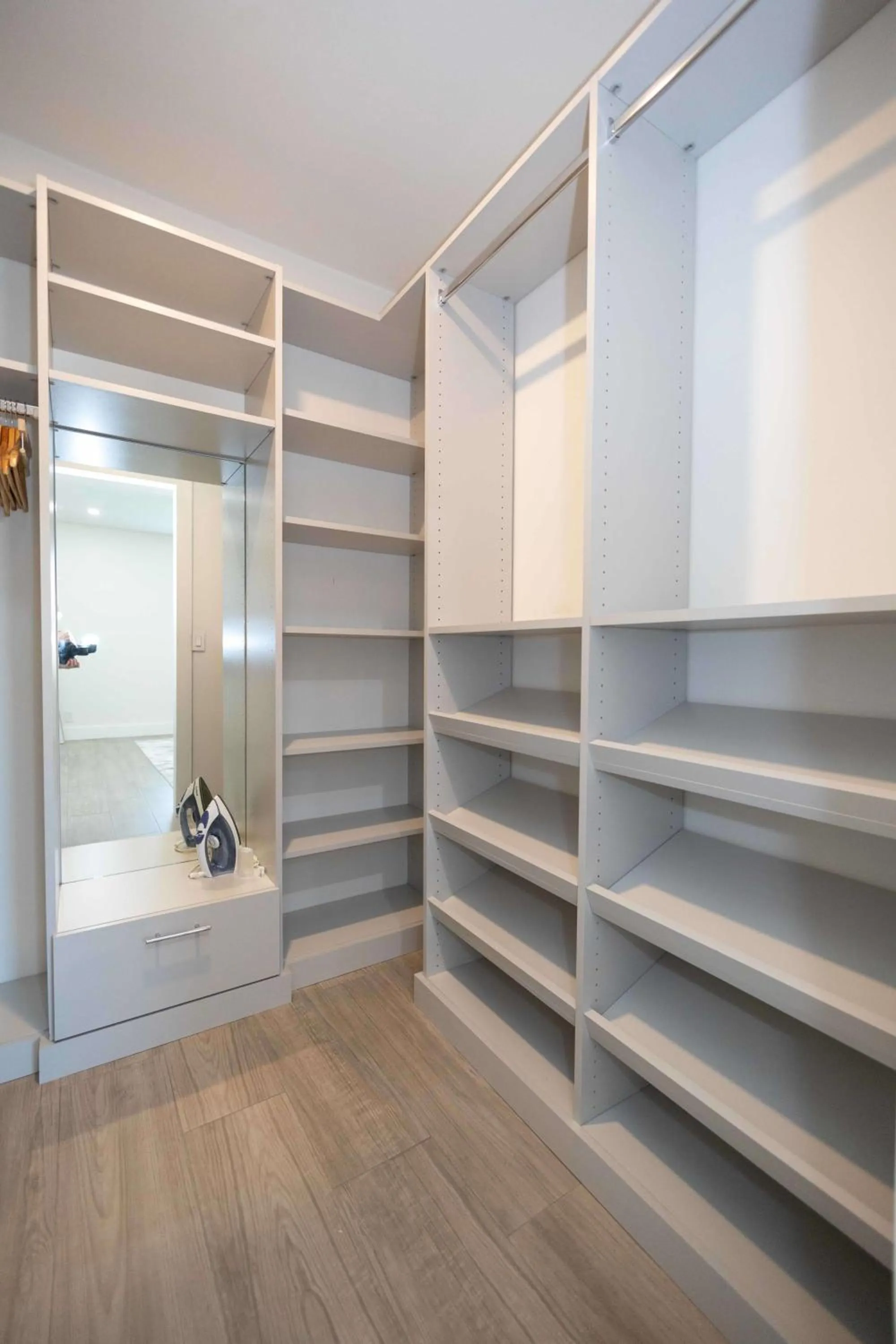 Fantasy Resort OMG PoolWaterfall outdoorKitchn Gym