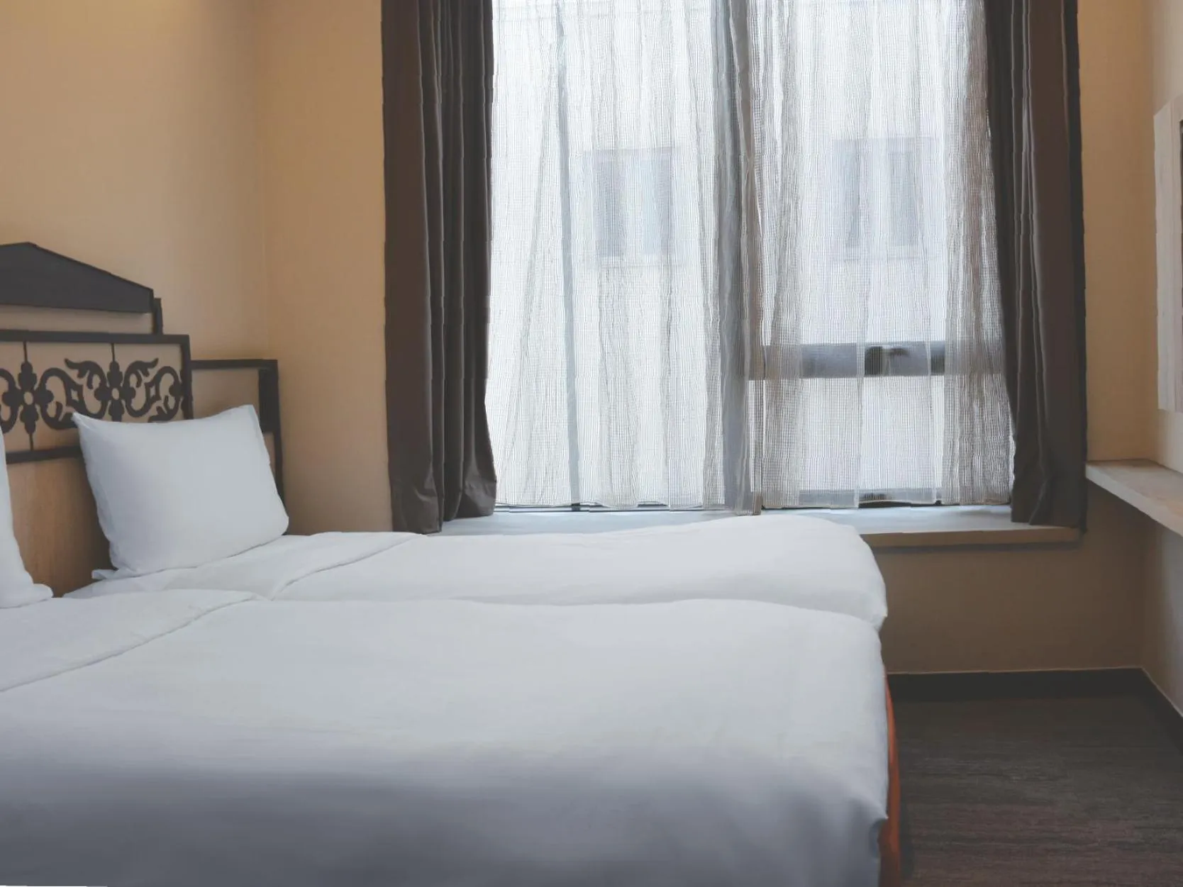 Bedroom, Bed in Aqueen Prestige Hotel Lavender