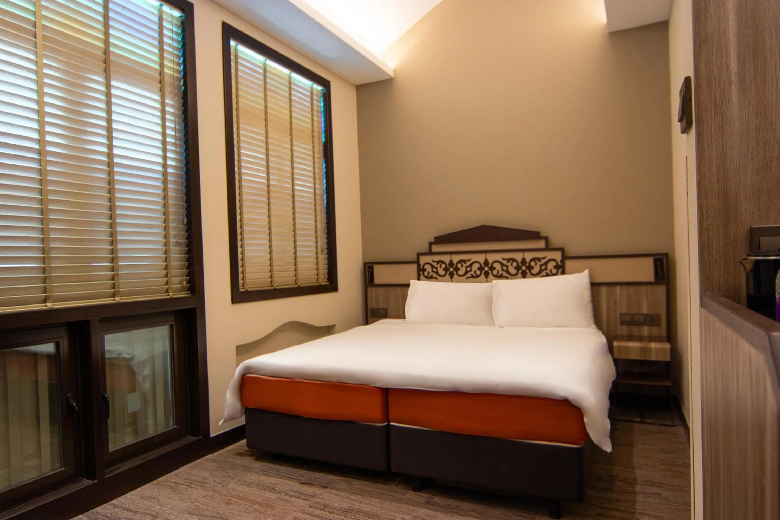 Bedroom, Bed in Aqueen Prestige Hotel Lavender