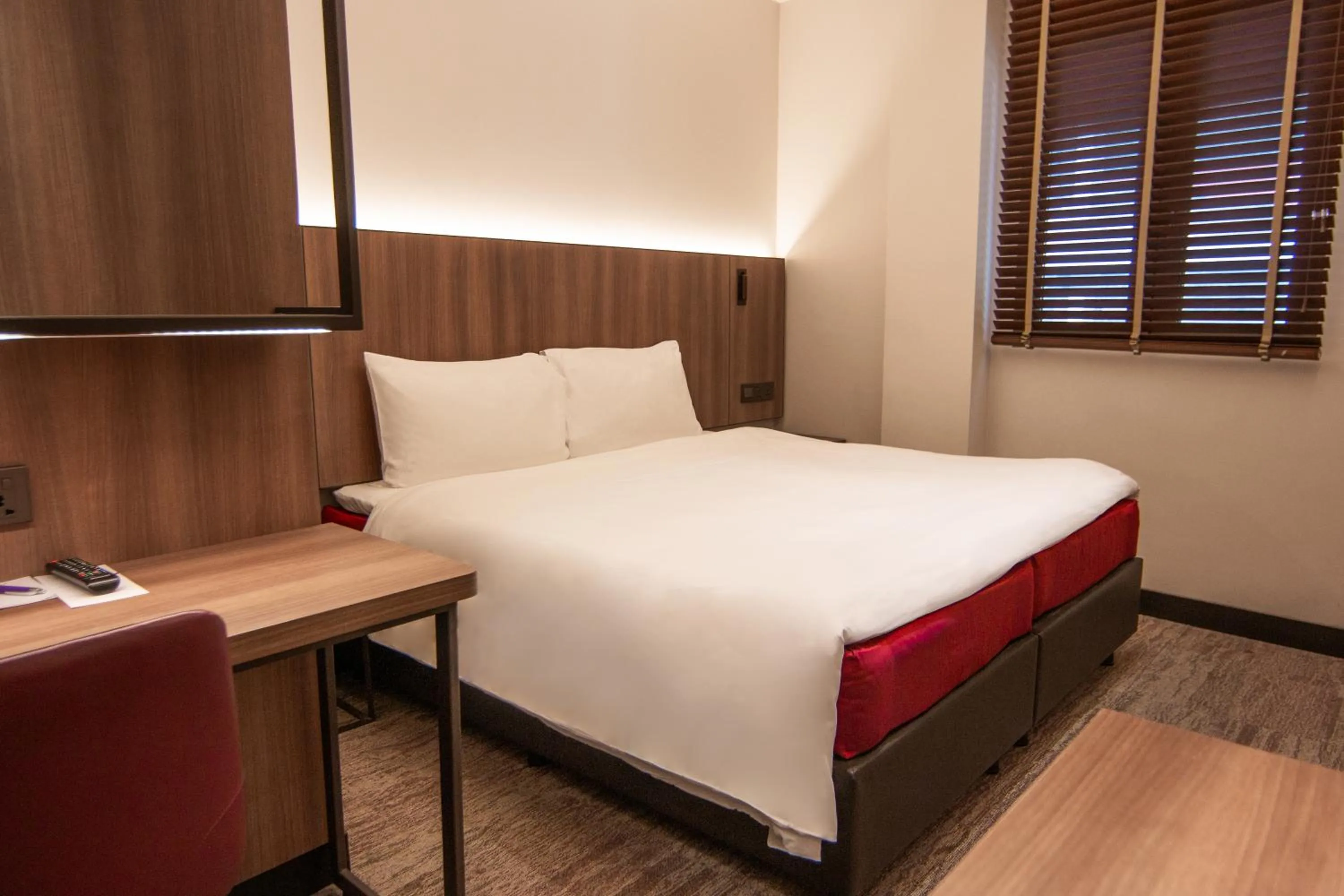 Bedroom, Bed in Aqueen Prestige Hotel Lavender