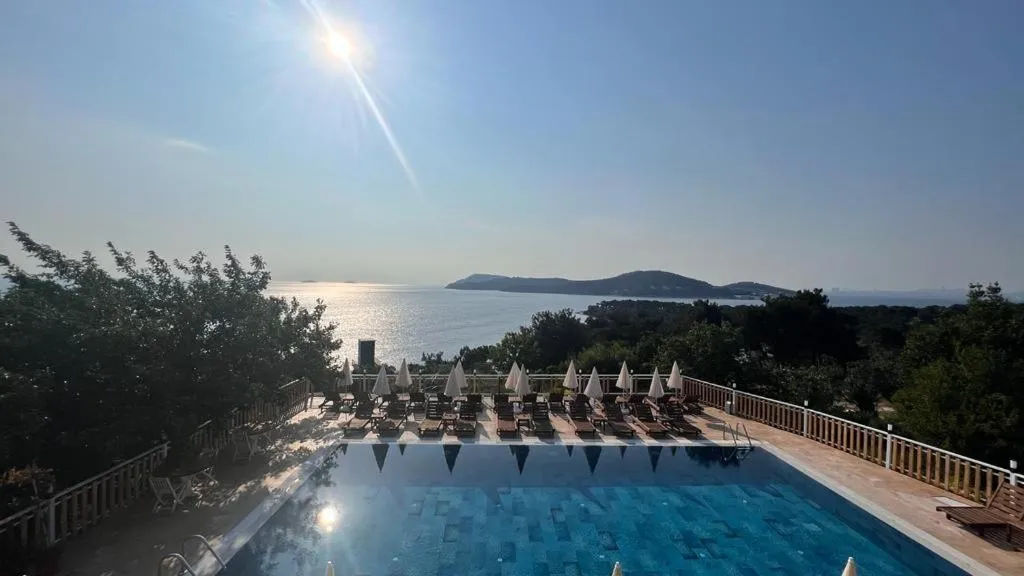 Sea view in The Roof Ada