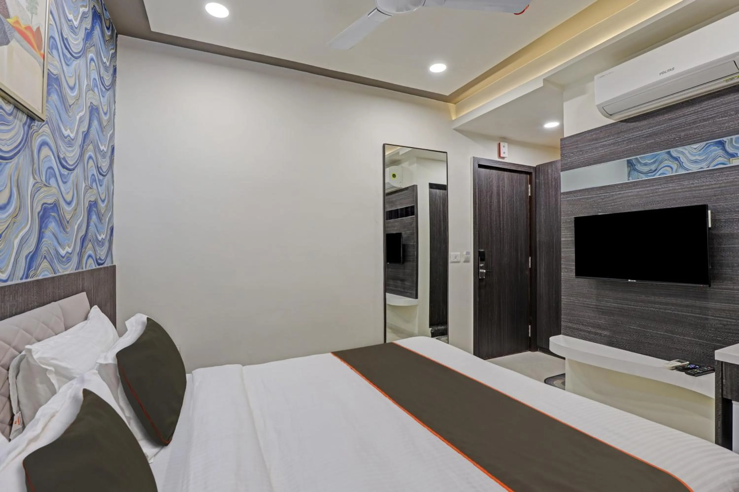 Bedroom in Collection O Alpha One