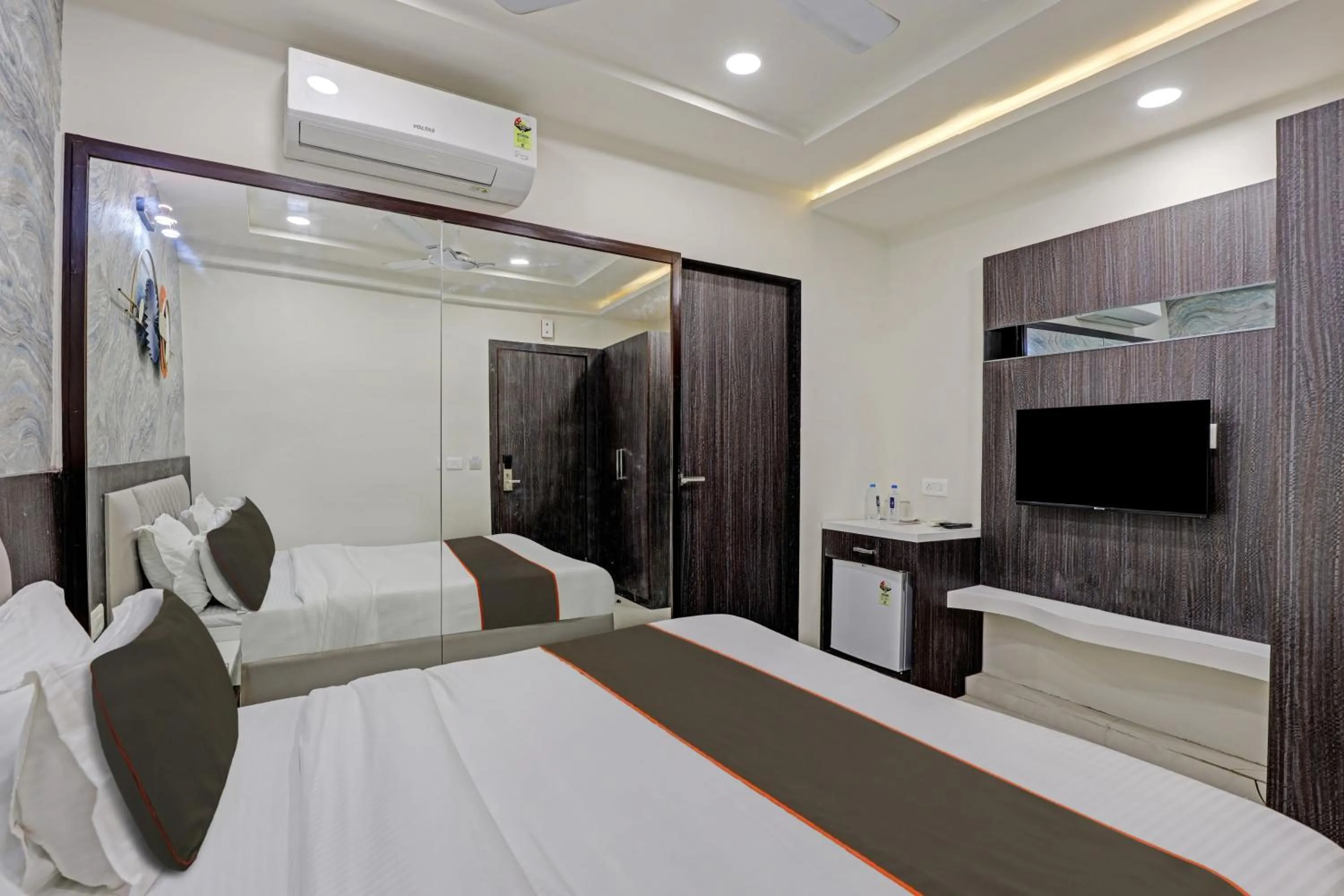 Bedroom in Collection O Alpha One