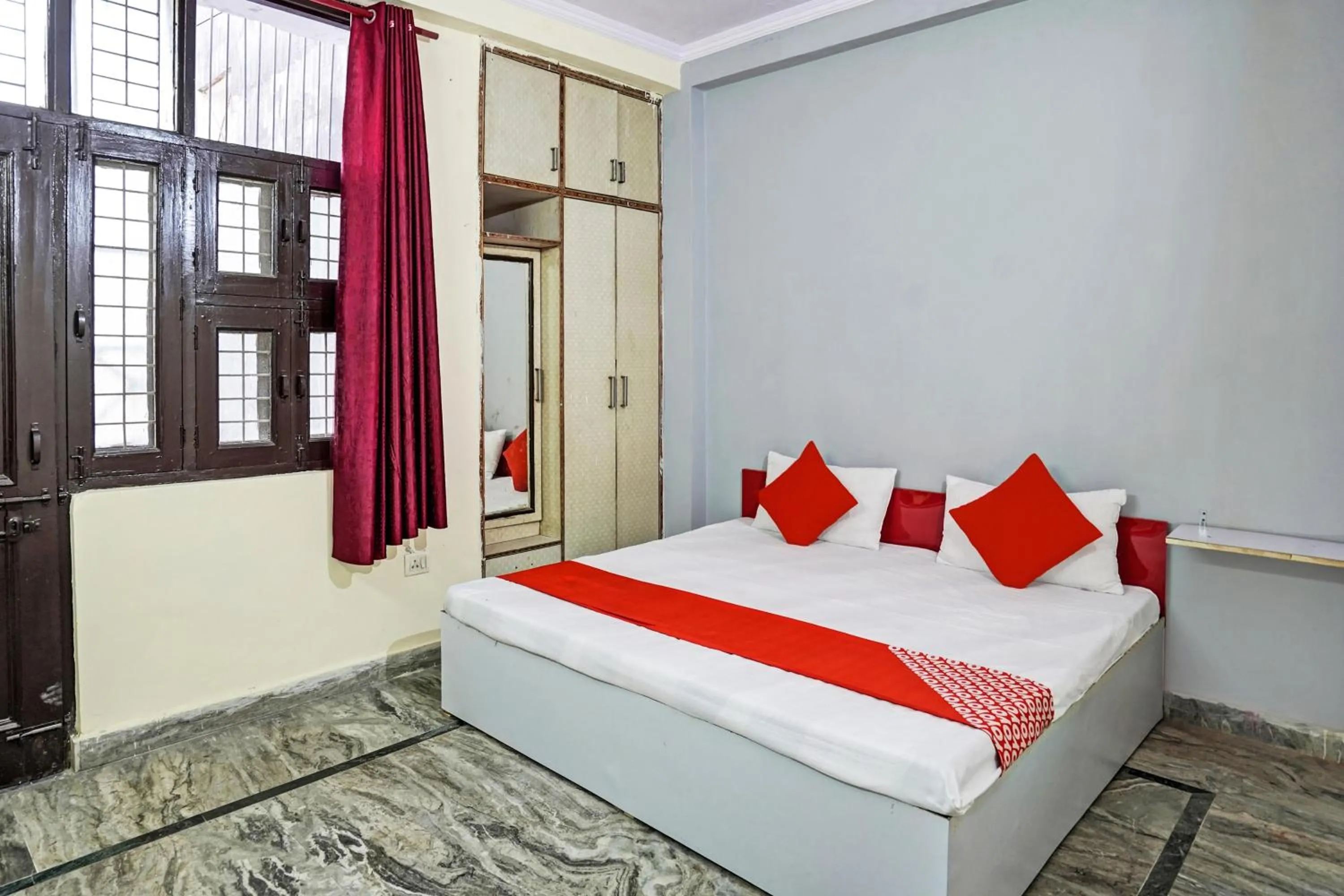 Bedroom in Super Hotel O Khanna's Hotel