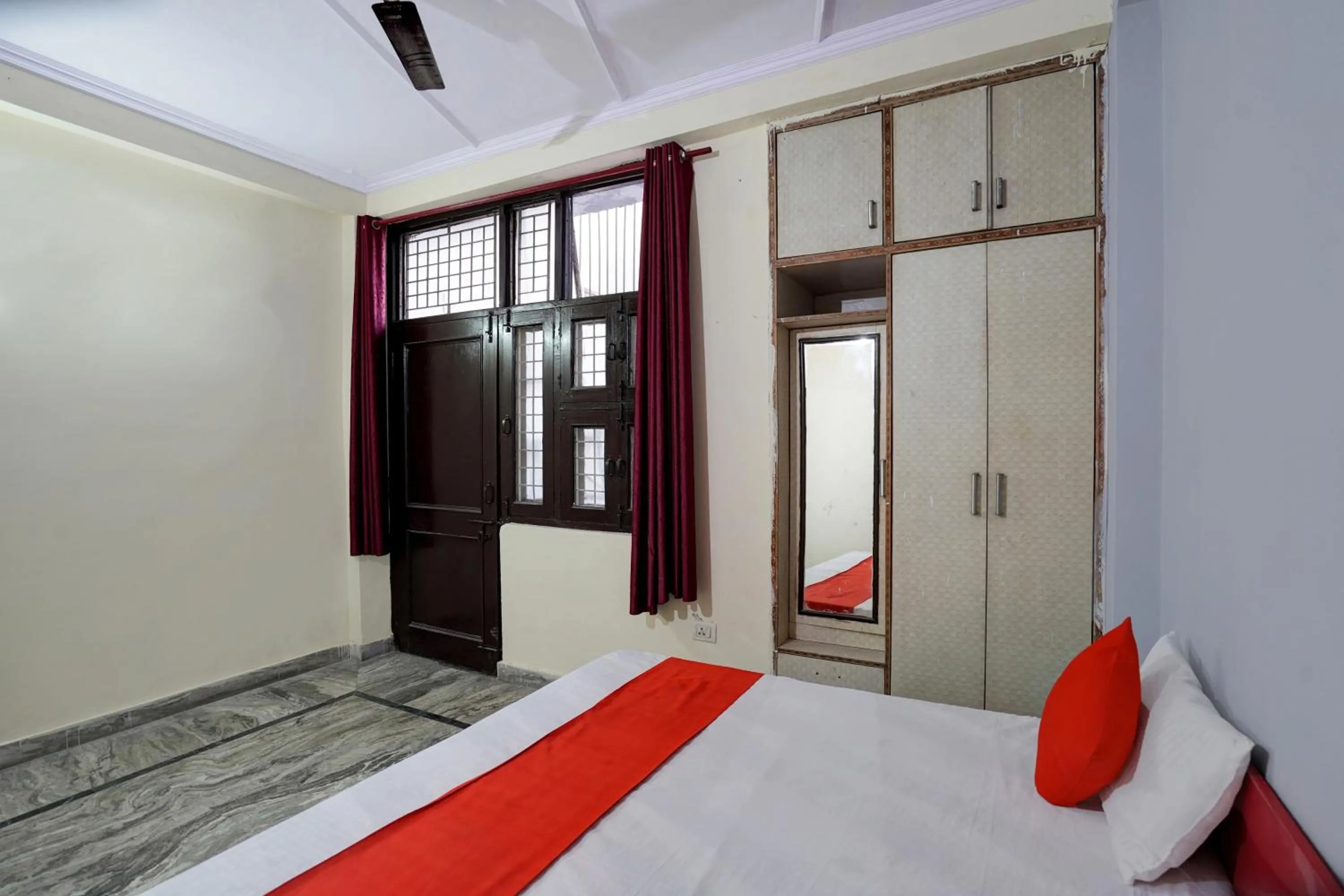 Classic Triple Room - single occupancy in Super Hotel O Khanna Hotel near shakti khand III Indirapuram