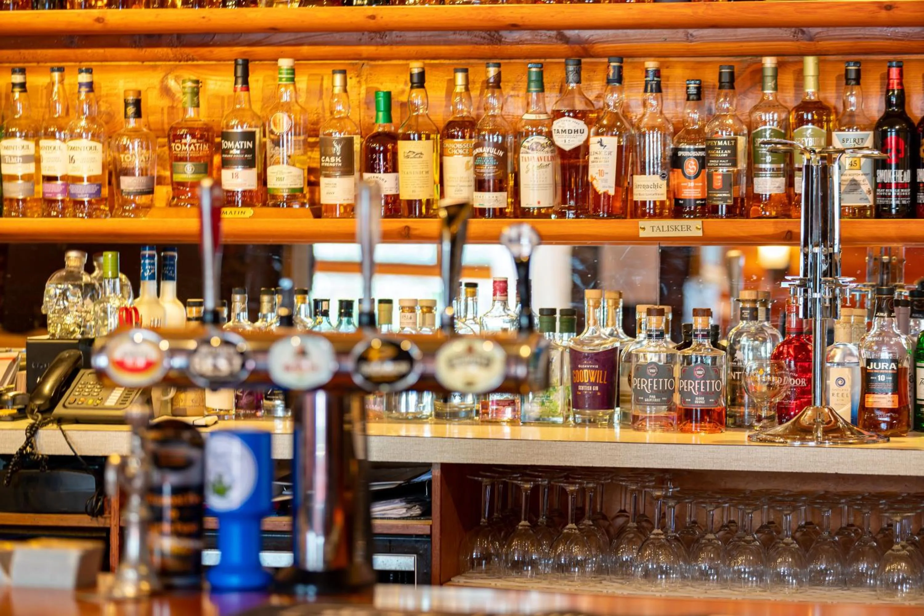 Restaurant/places to eat in The Royal Hotel