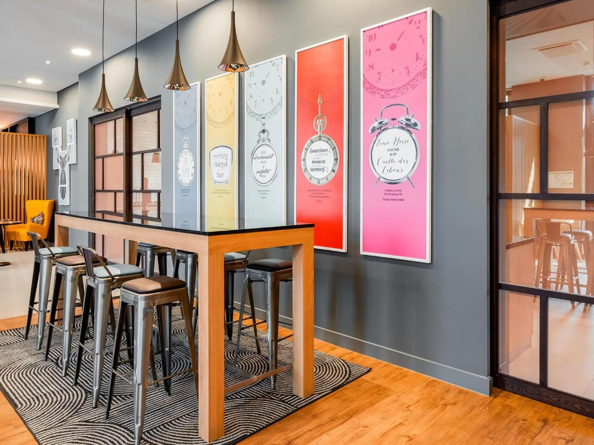 Lobby or reception in Premier Inn Mannheim City Centre