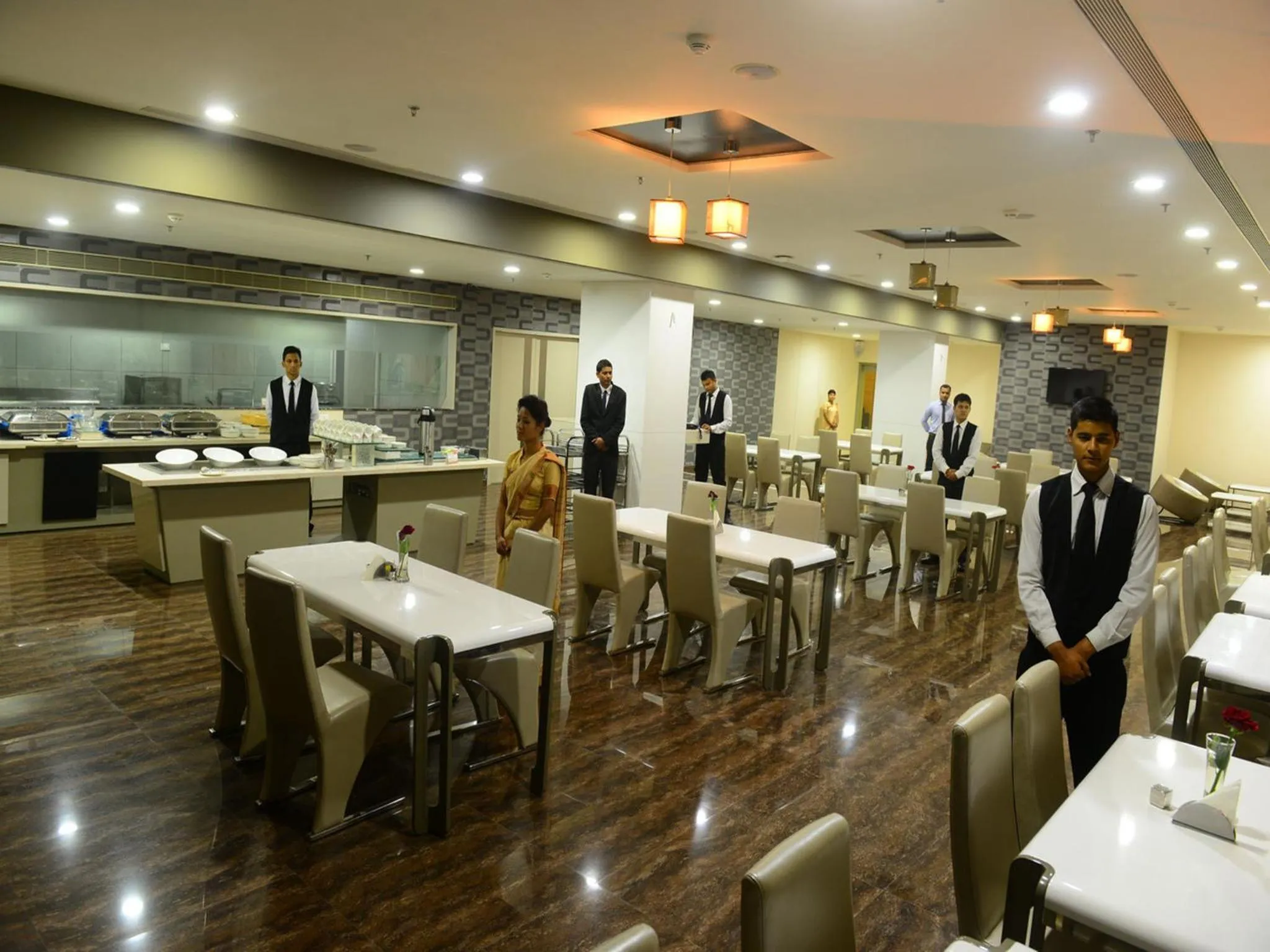 Restaurant/places to eat in Narayani Heights Hotel & Resort