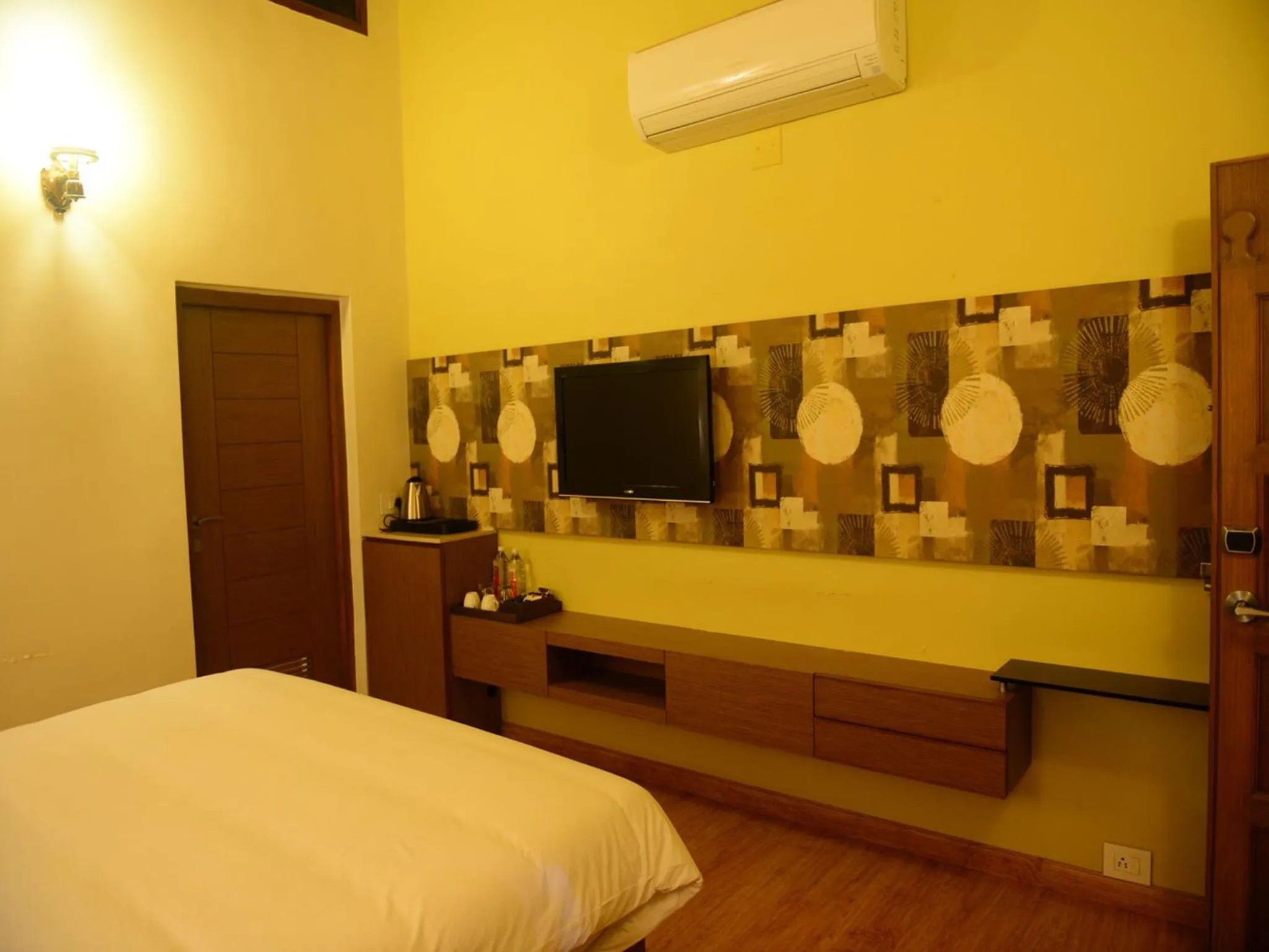 Bed in Narayani Heights Hotel & Resort