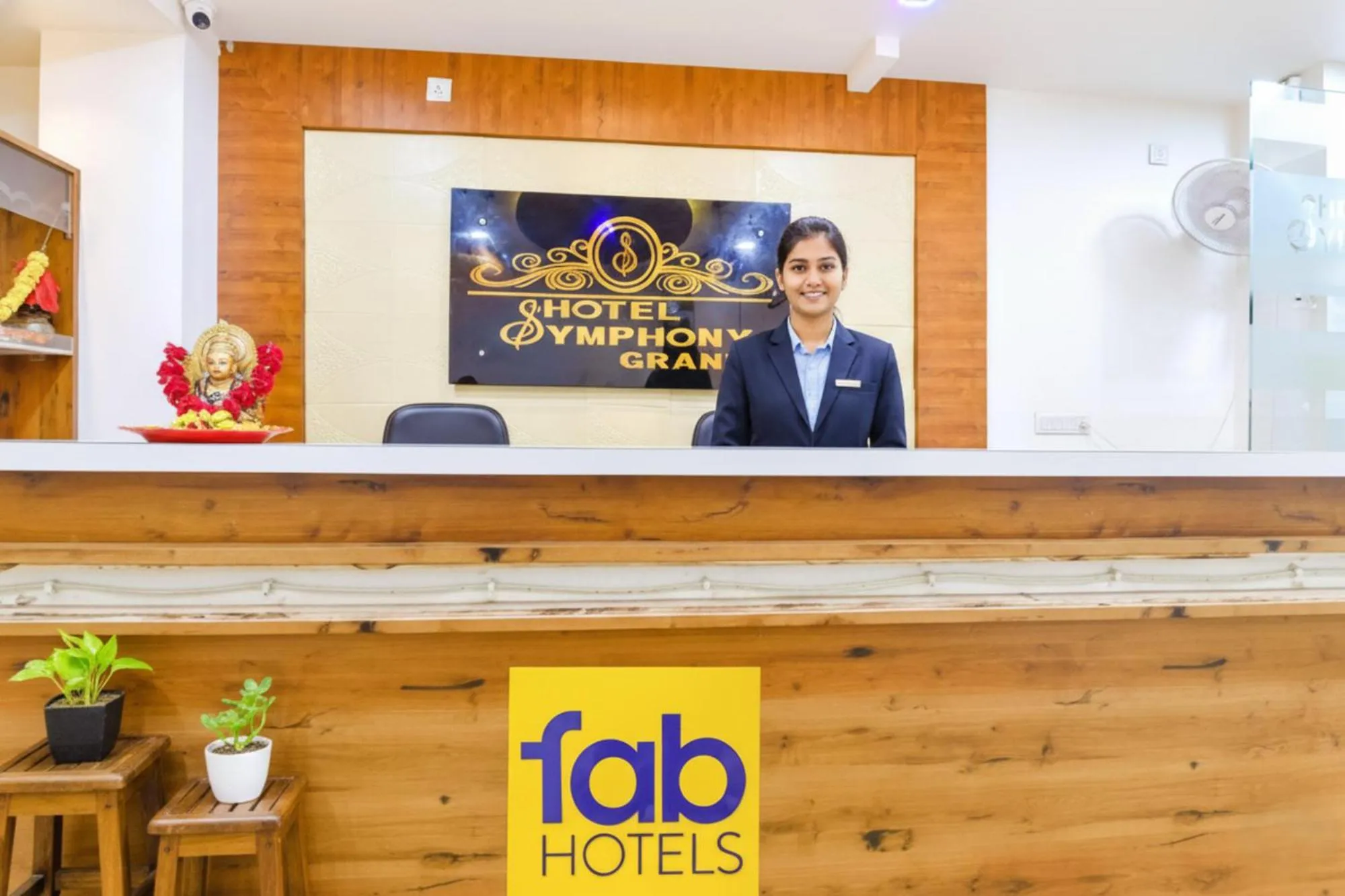 Lobby or reception in FabHotel Symphony Grand