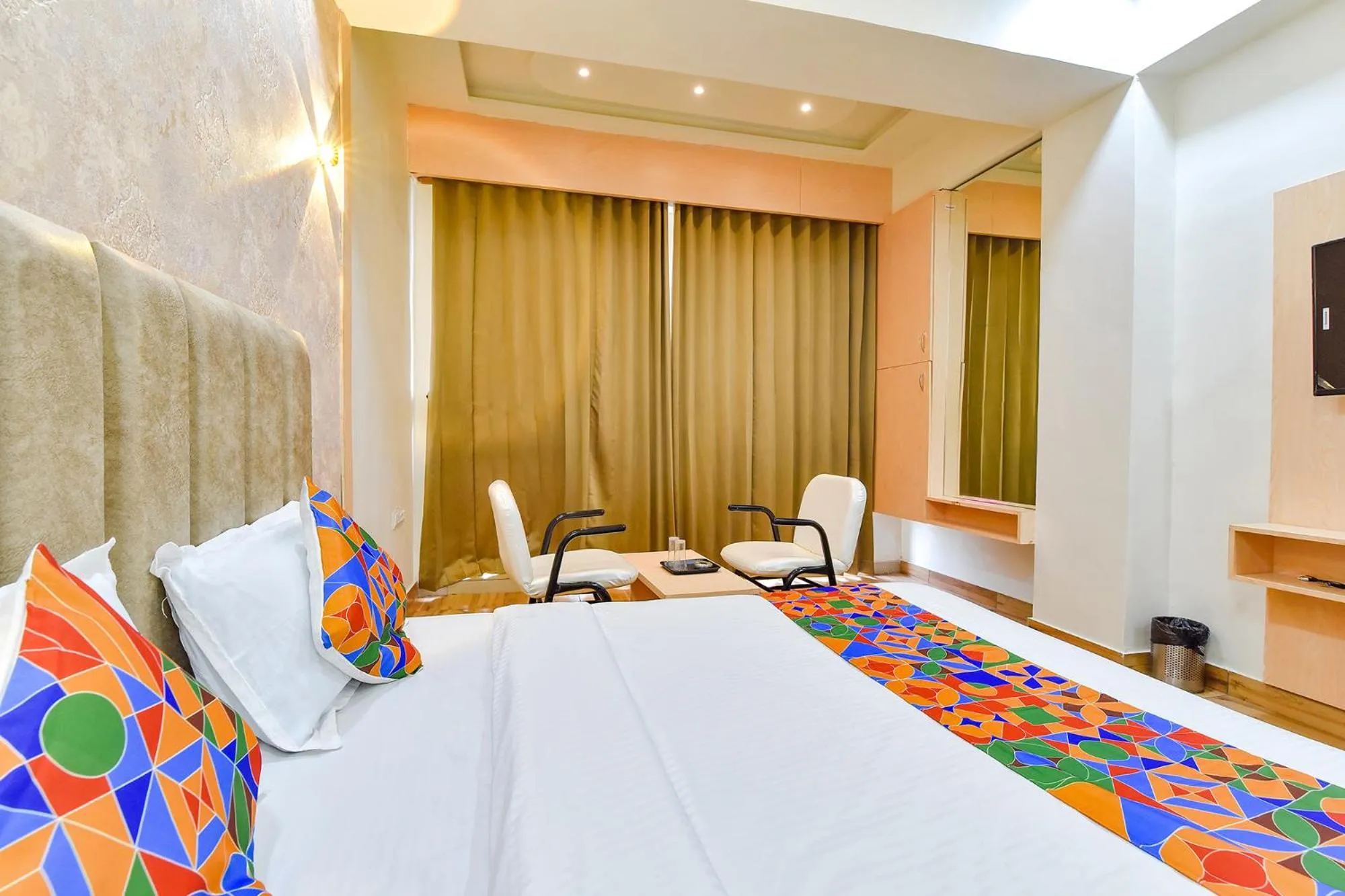 Bed in FabHotel Symphony Grand