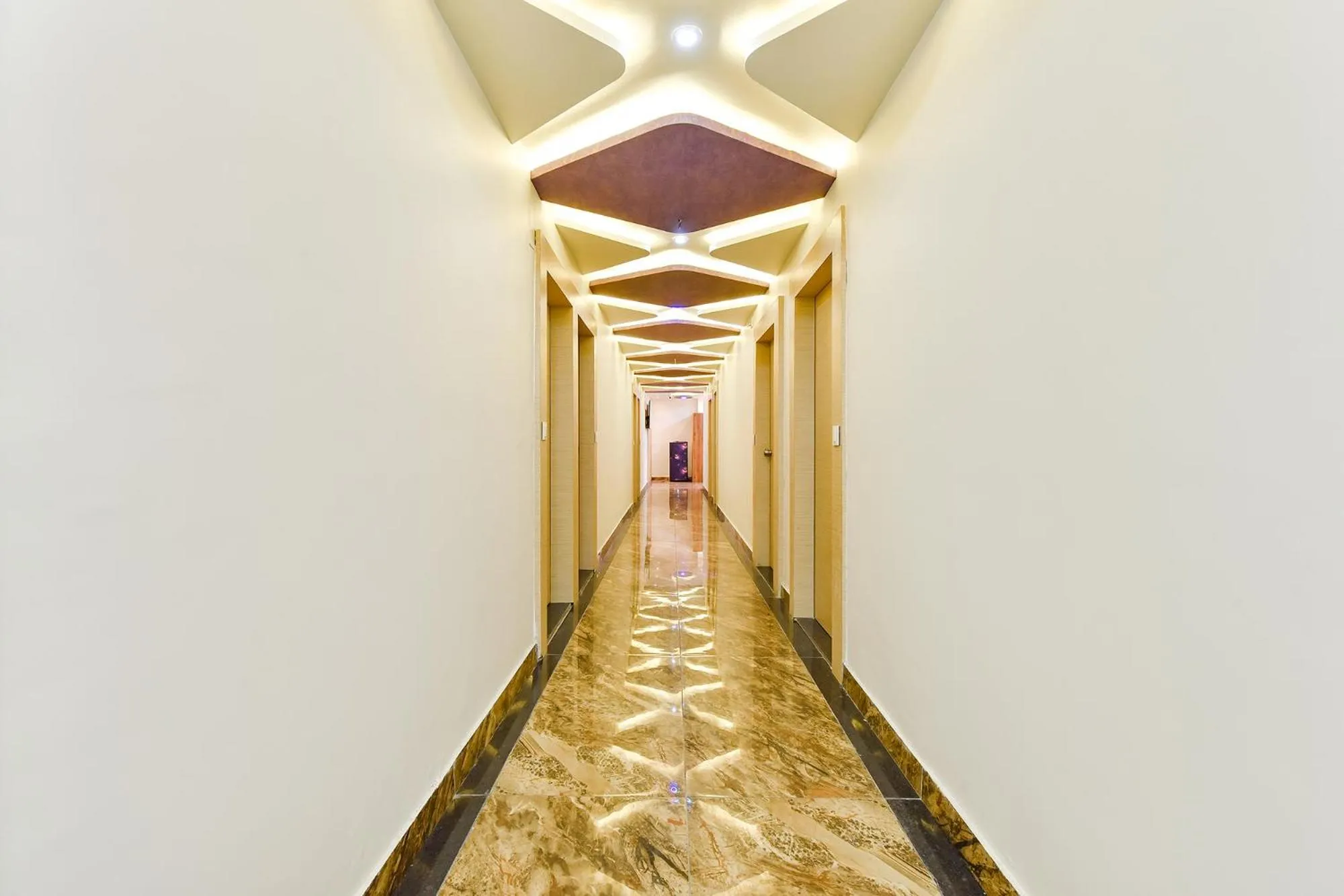 Lobby or reception in FabHotel Symphony Grand